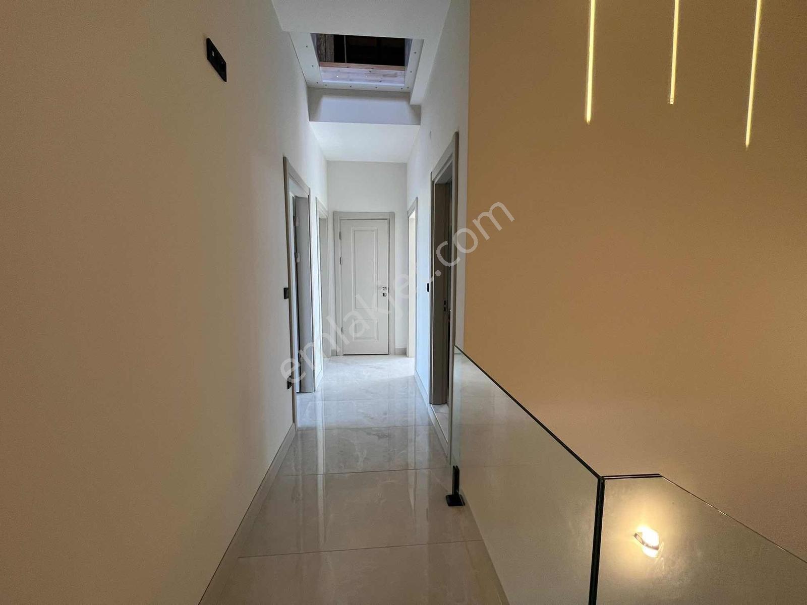 Geniş Yeşil Alanlı,tam Müstakil,özel Yapım,lüks Villa - Görsel 7
