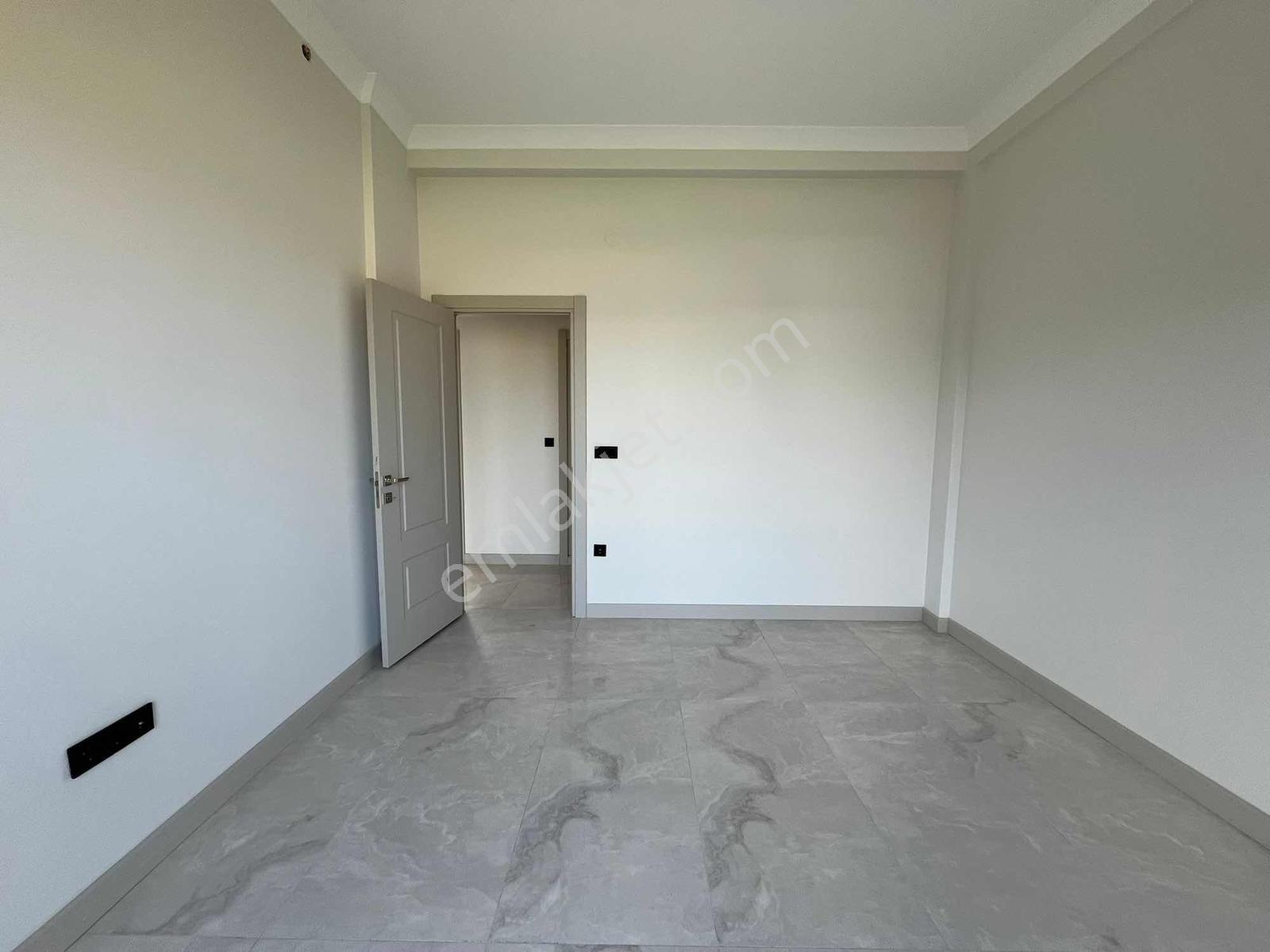 Geniş Yeşil Alanlı,tam Müstakil,özel Yapım,lüks Villa - Görsel 20