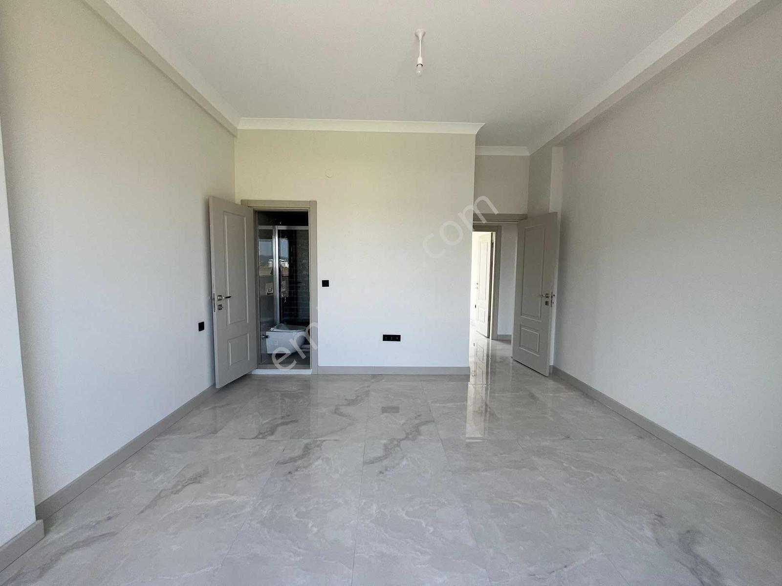 Geniş Yeşil Alanlı,tam Müstakil,özel Yapım,lüks Villa - Görsel 28