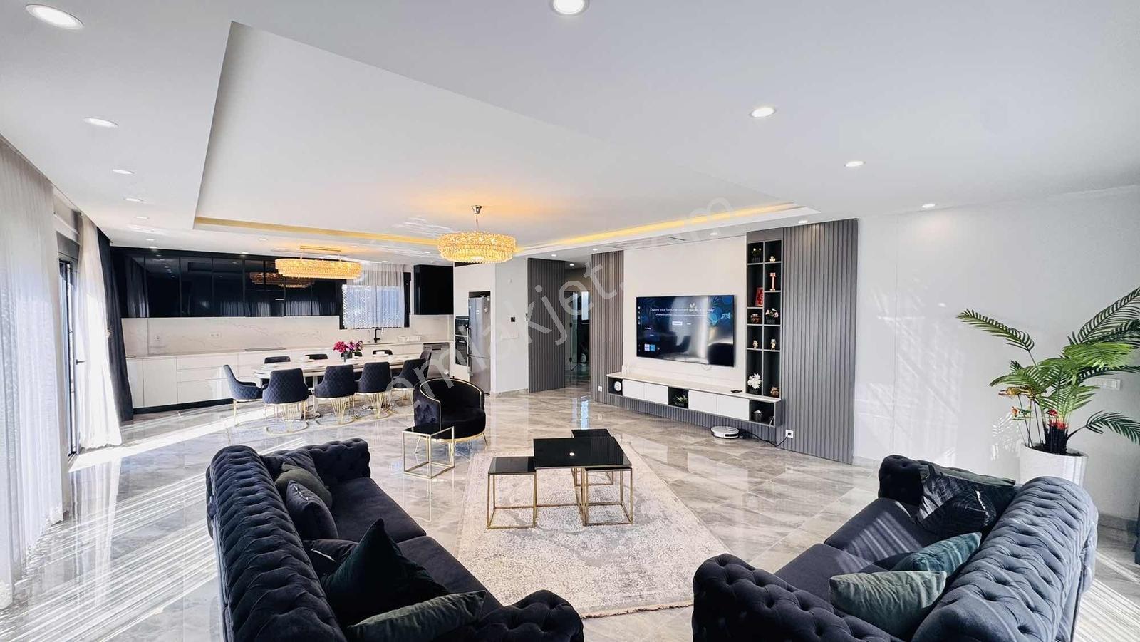 Kiralık Lüks Özel Havuzlu 4+1 Villa - Görsel 18