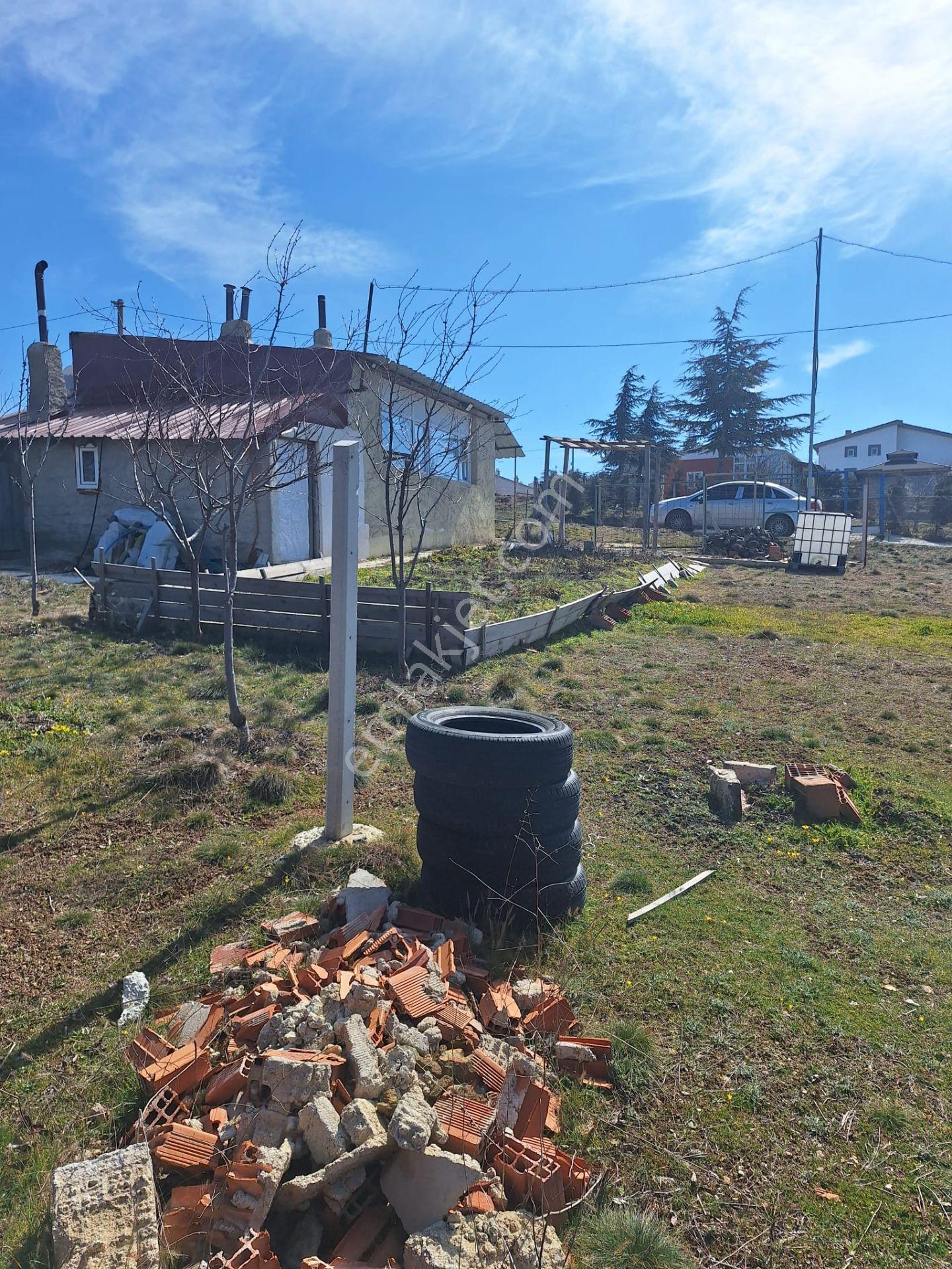 Sulukkaraağaç Da 538m2 Arsa İçerisinde Köy Evi - Görsel 4