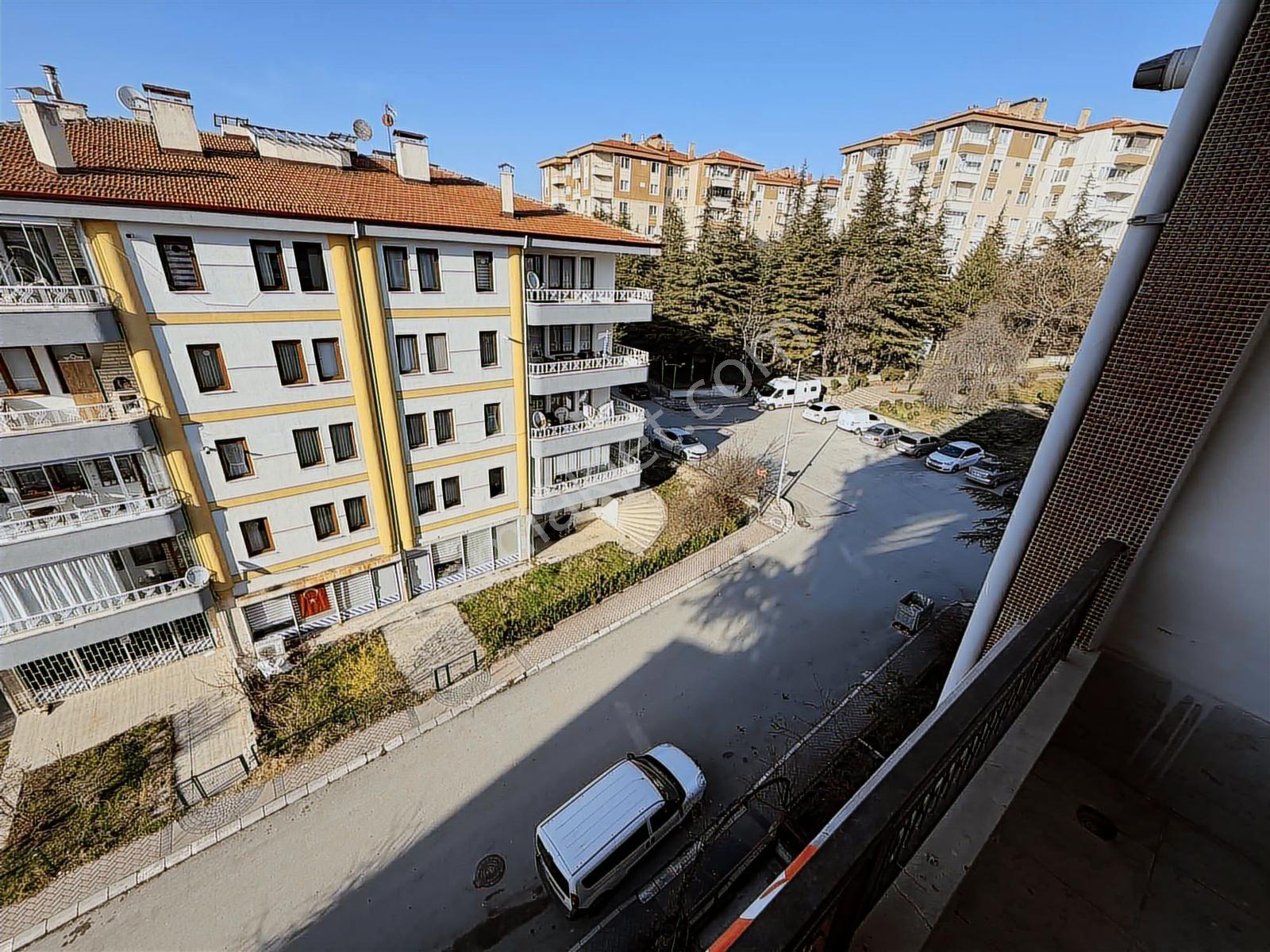 Çankaya Birlik'te 3 Katta Manzaralı Çagdaş Yakını 3+1 Satılık - Görsel 18