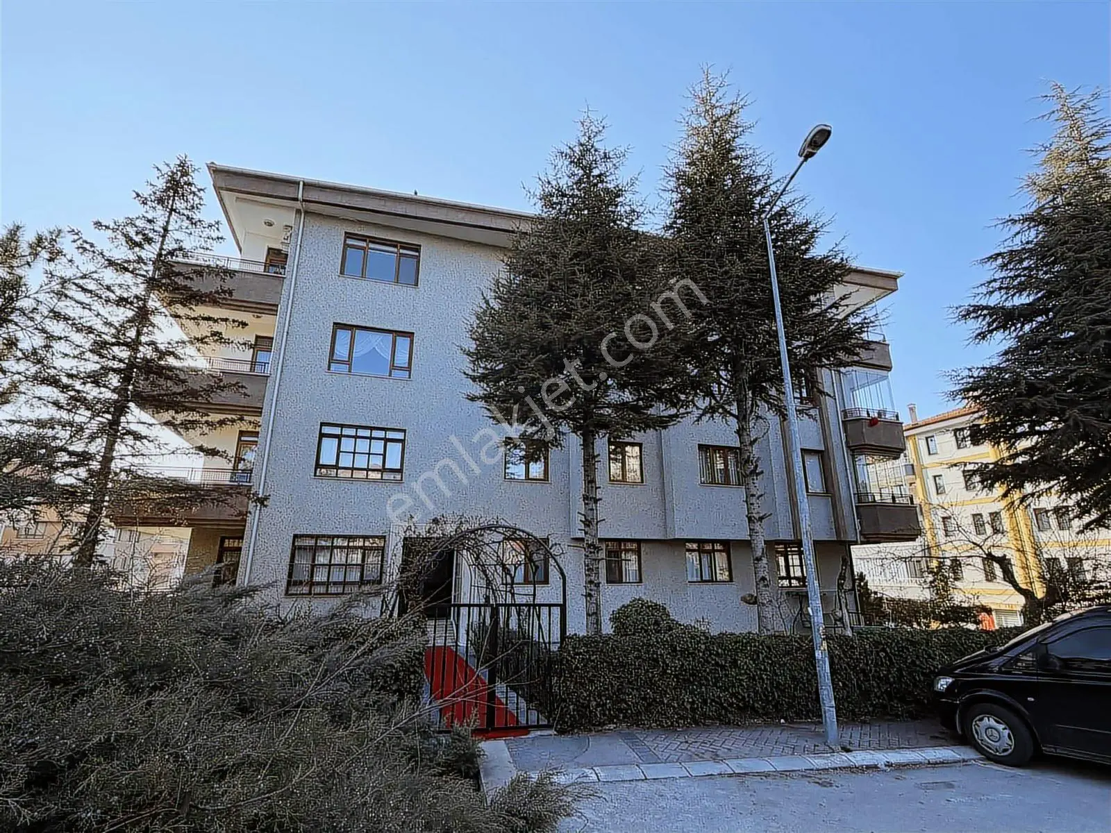 Çankaya Birlik'te 3 Katta Manzaralı Çagdaş Yakını 3+1 Satılık - Görsel 4