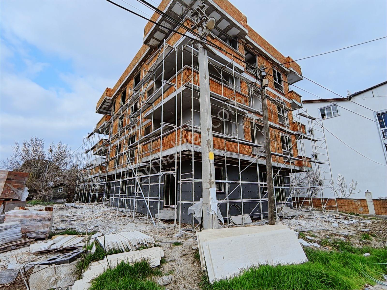 Satılık Yazlık Kışlık Bahçe Kullanımlı 1+1 Veya 2+1 Daireler
