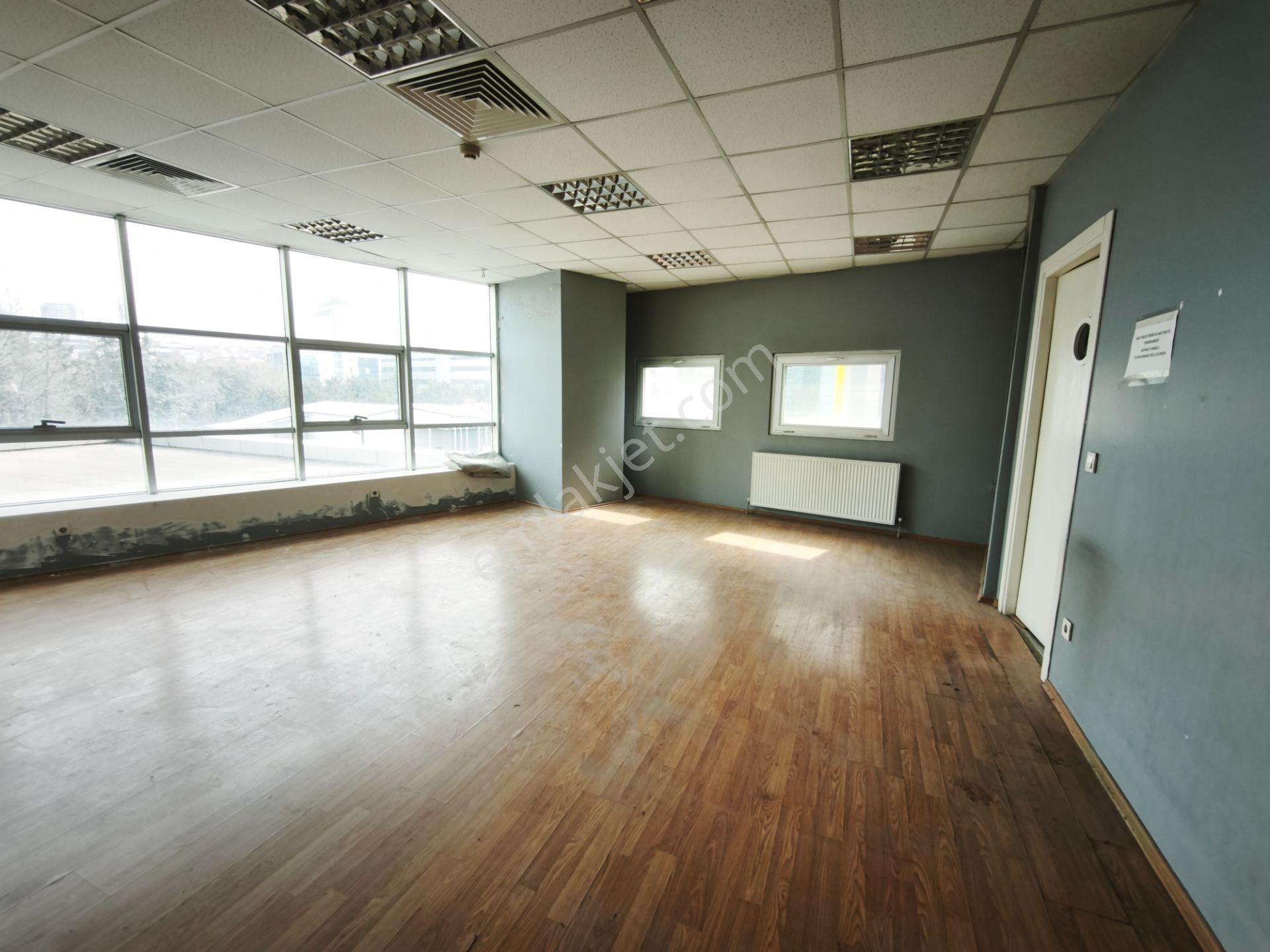 Basın Ekspres Üzerinde Prestijli Plaza'da 500 M2 Kiralık Ofis - Görsel 8