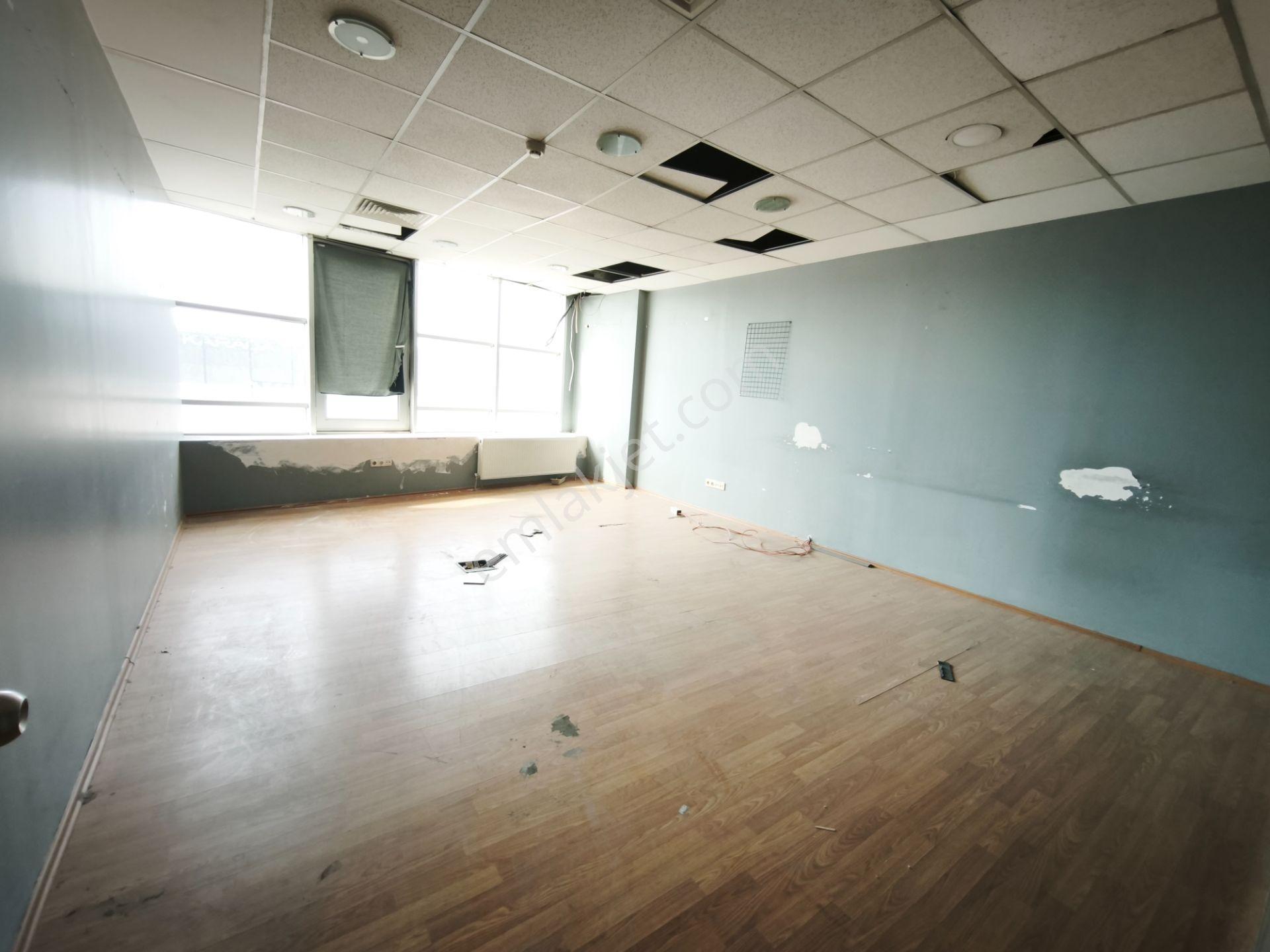 Basın Ekspres Üzerinde Prestijli Plaza'da 500 M2 Kiralık Ofis - Görsel 14