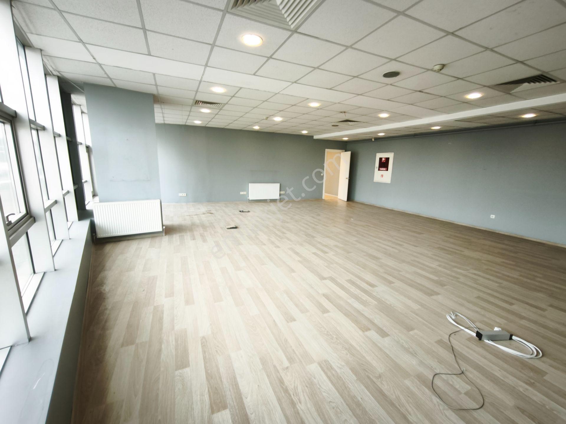 Basın Ekspres Üzerinde Prestijli Plaza'da 500 M2 Kiralık Ofis - Görsel 20