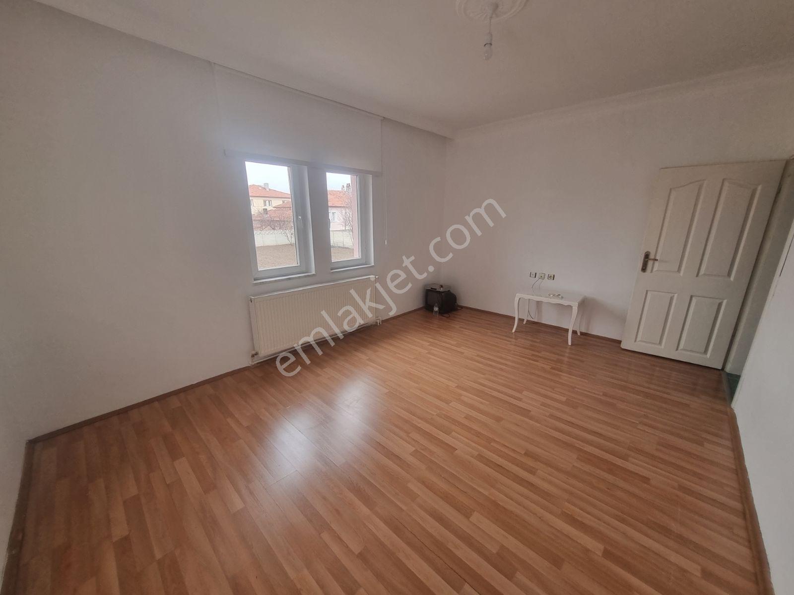 Özhan Mahallesinde Kiralık 2+1 Daire - Görsel 12