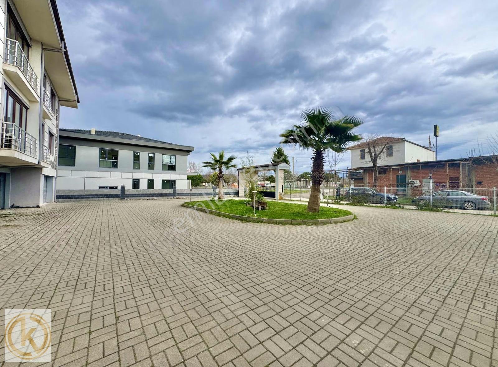 Kaymak Emlak- Kuzey Terminal Civarı 4+1 175m2 Özel Garajlı Daire - Görsel 15
