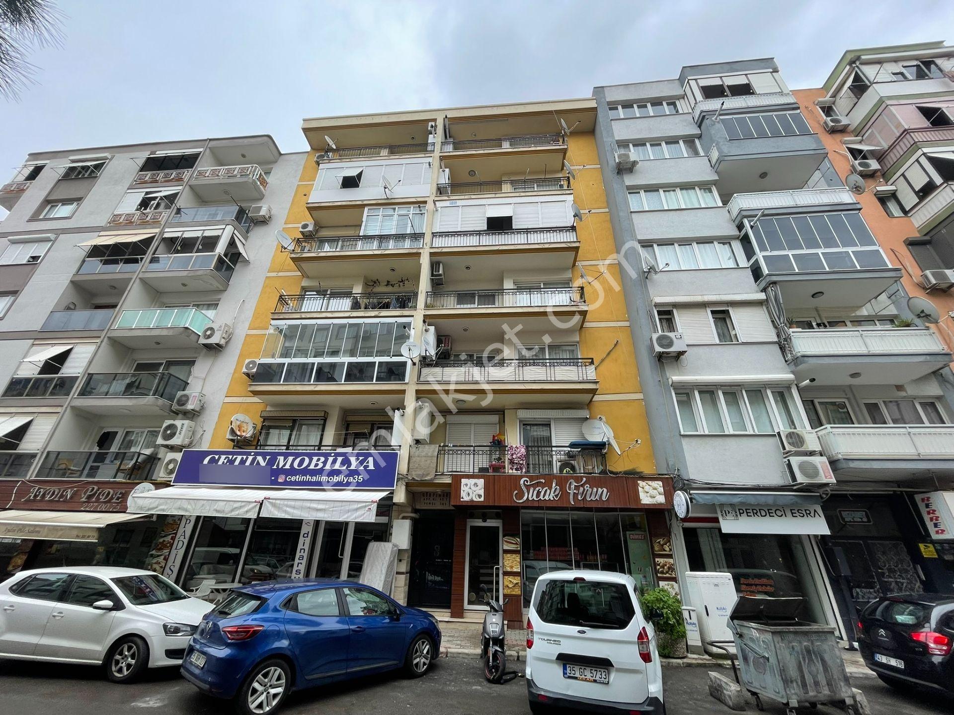 İzmir Reis Mahallesi Ulu Önder Caddesi Üzerinde Satılık Daire!