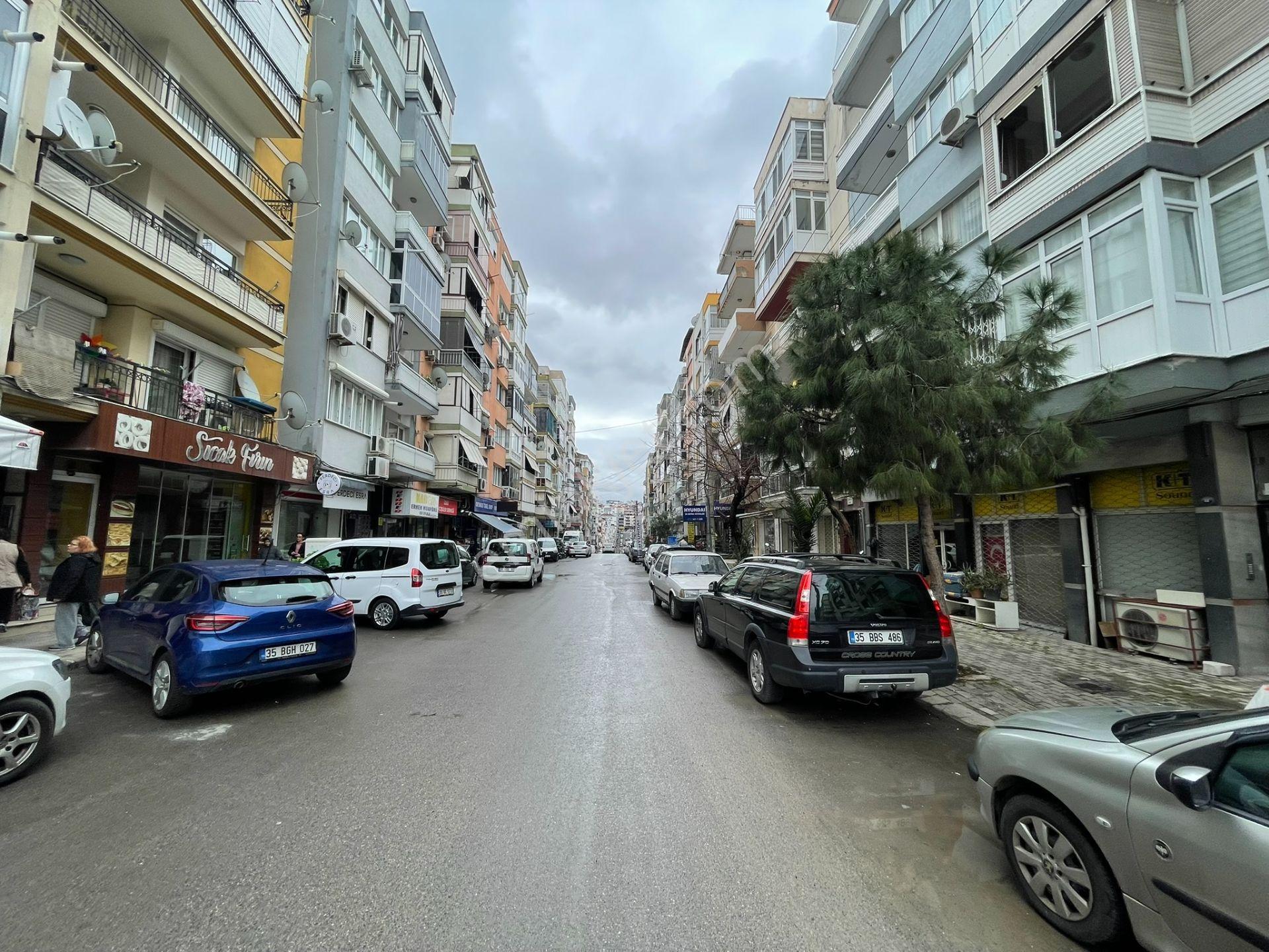 İzmir Reis Mahallesi Ulu Önder Caddesi Üzerinde Satılık Daire! - Görsel 30
