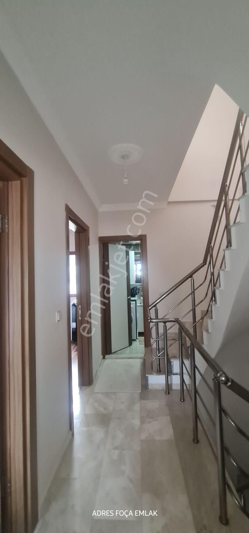Yenifoça Burunucunda Deniz Manzaralı Müstakil Trıbleks Villa - Görsel 15