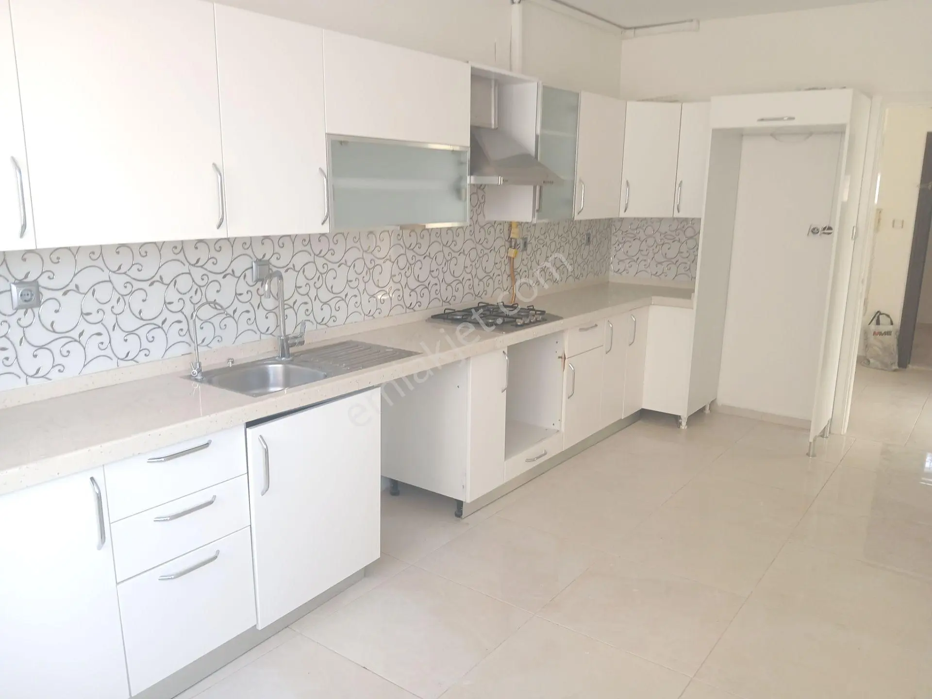Meydan Mahallesinde Sahil Evlerde Deniz Manzaralı Doğalgazlı Lüks Yapılı Kiralık Daire - Görsel 8