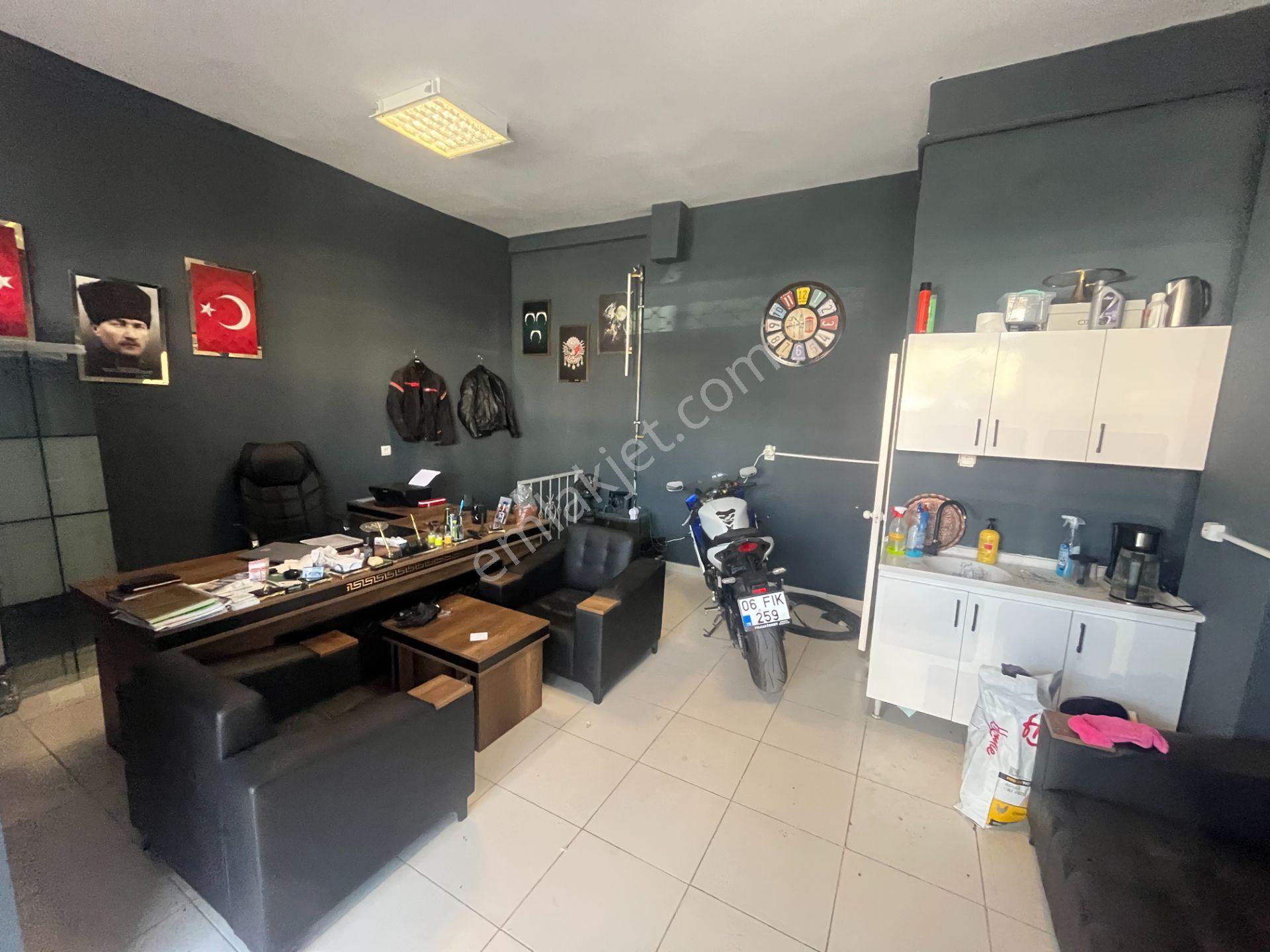 Elvan Mah. 1544 Caddesi Üzerinde 30 M2 Giriş 35 M2 Depolu Satılık Dükkan - Görsel 32