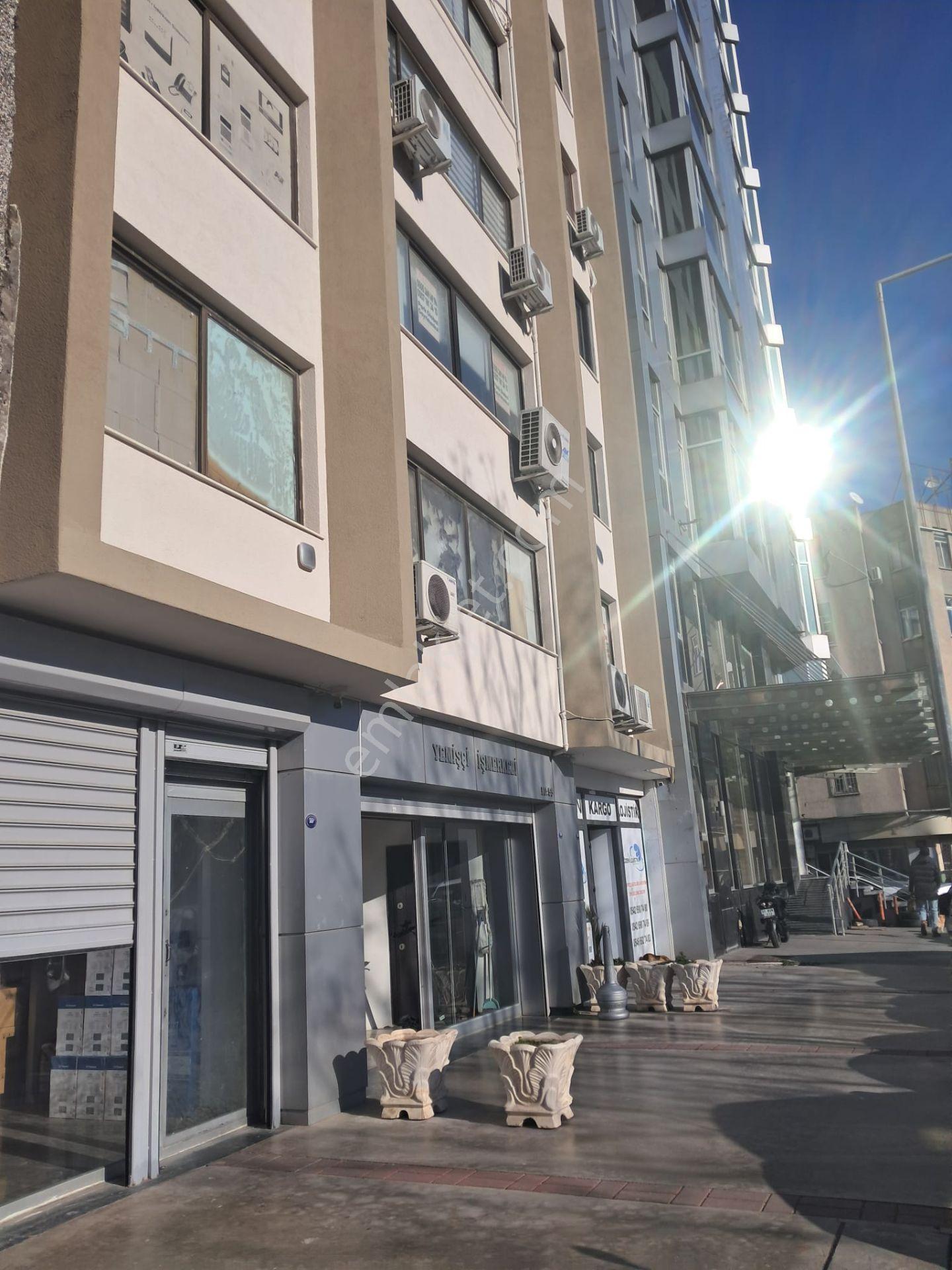 İzmir Çankaya Yemişci İş Merkezinde 80 M2 Fuar Manzaralı Büro-ofis Olarak Satılıktır. - Görsel 11