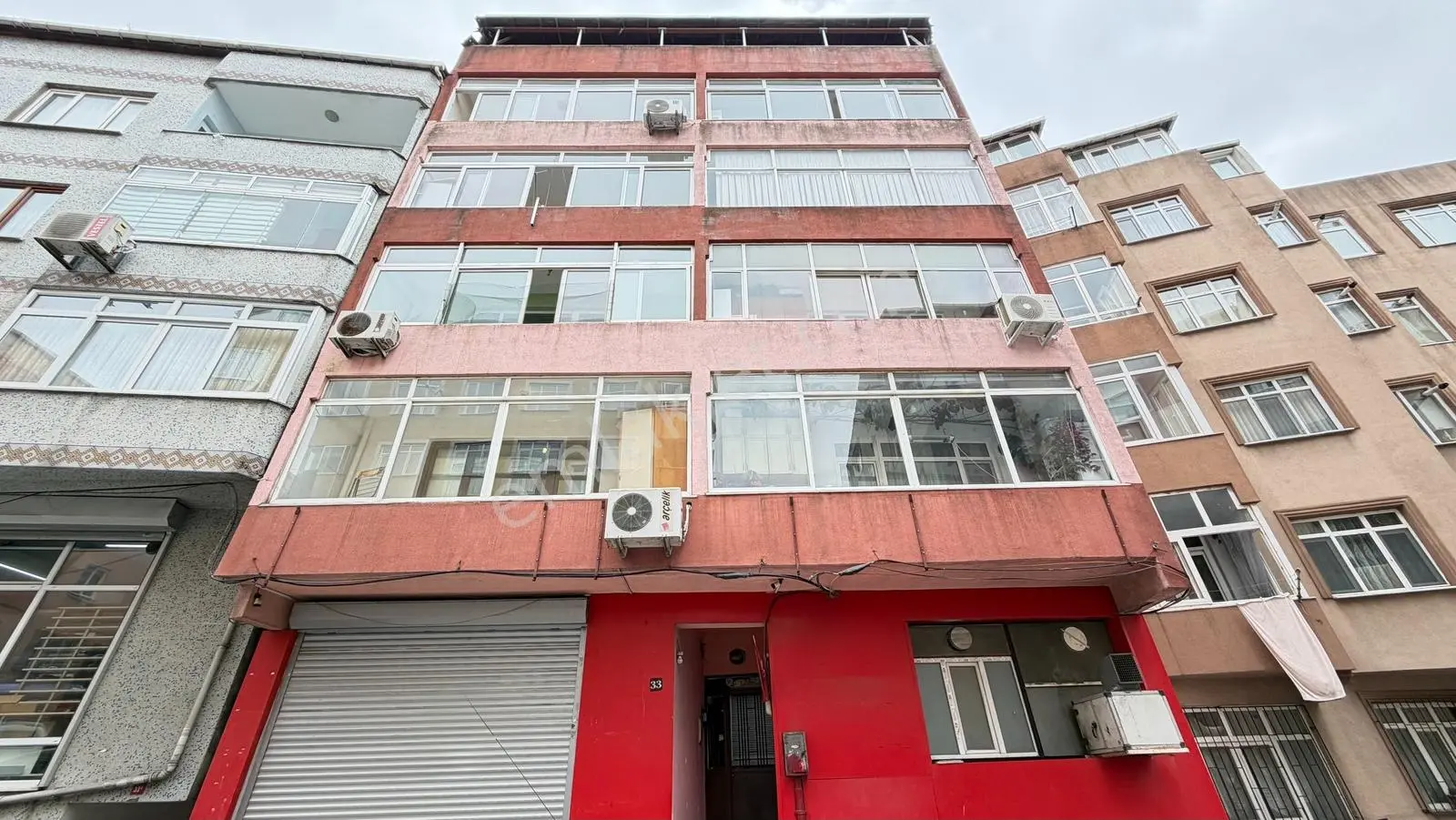 İlka'dan Cadde Üzeri 3+1 Eşyalı Kiralık Daire Metrobüse 3 Dk