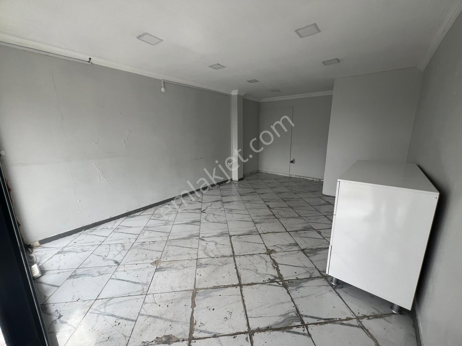 Buca Ufuk Mah.de 25m2 Wc'li Ana Cadde Üzerinde Kiralık Dükkan - Görsel 4