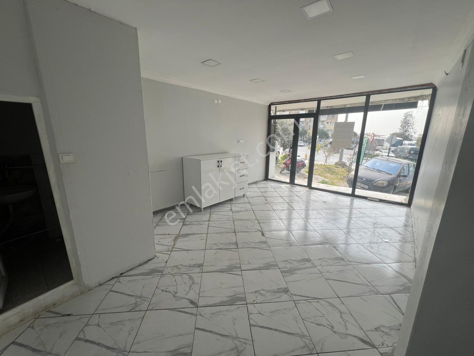 Buca Ufuk Mah.de 25m2 Wc'li Ana Cadde Üzerinde Kiralık Dükkan - Görsel 3