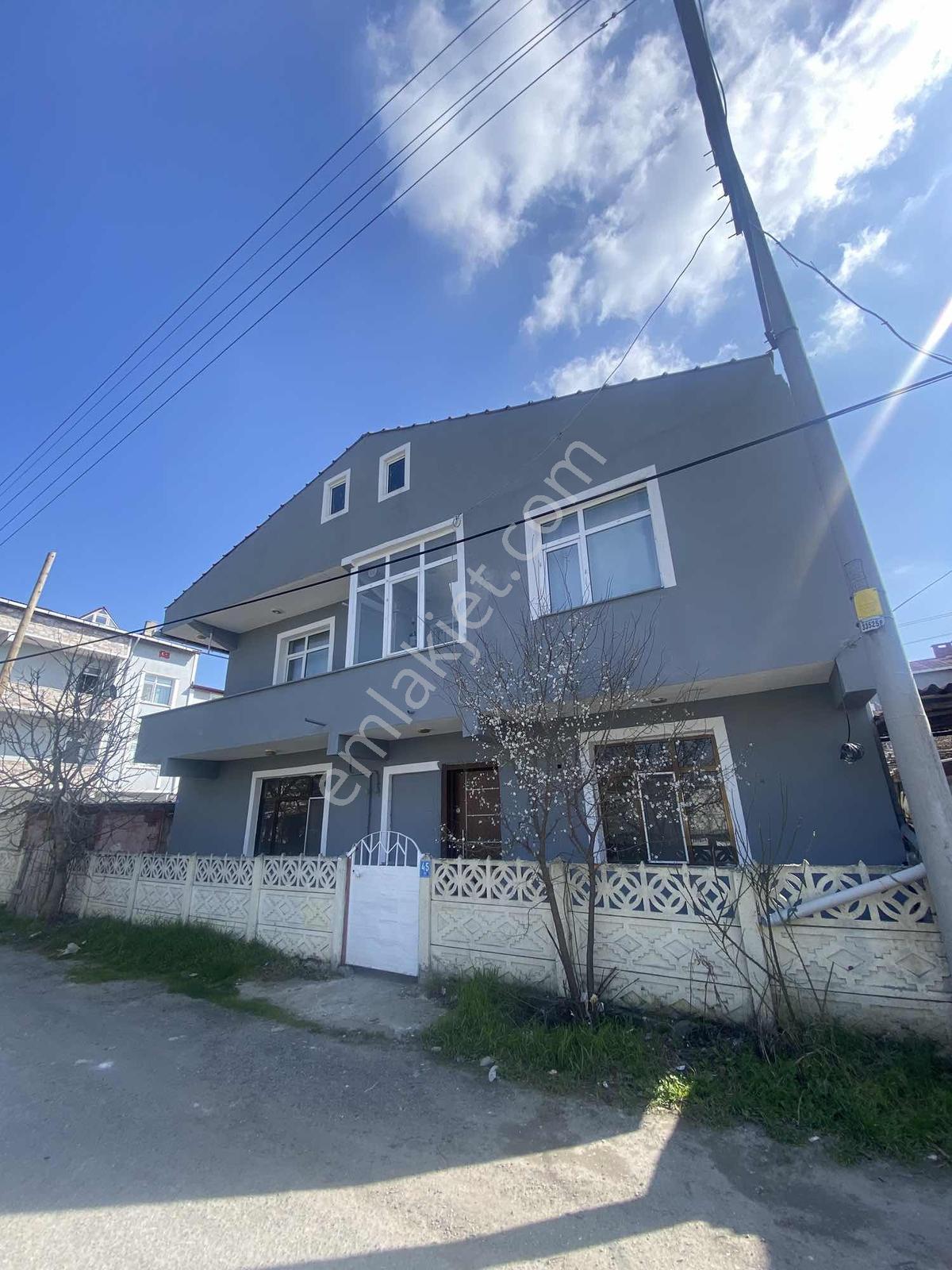 Büyükyoncalıda Satılık 2 Adet 2+1 Daireli Müstakil Ev
