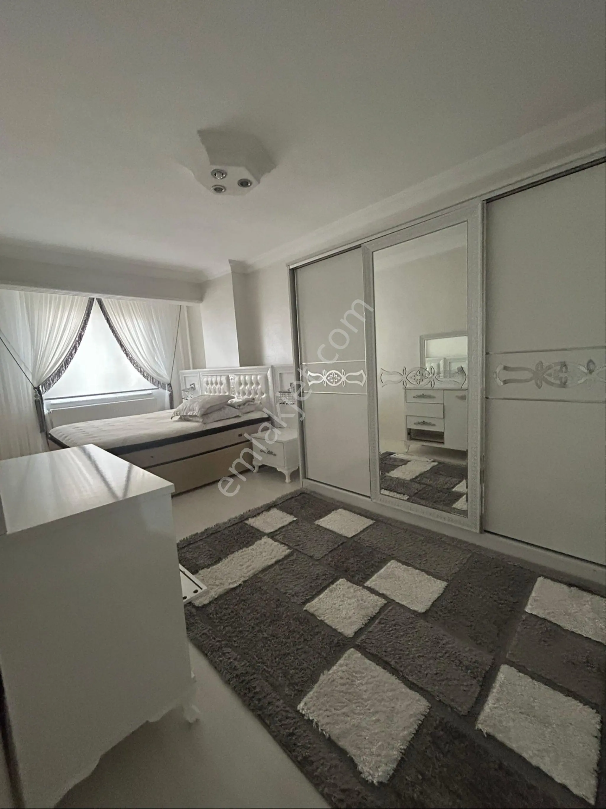 Rt Safir'den Zümrütevler'de Ful Eşyalı Kiralık 3+1 Daire - Görsel 4