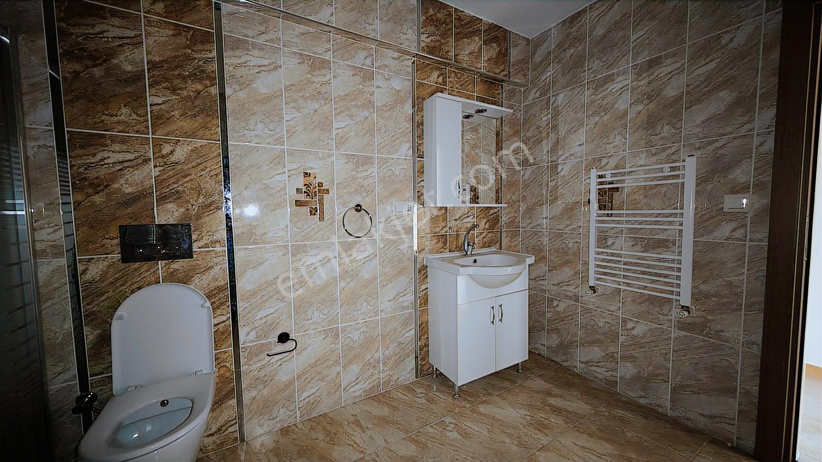 Yeni Cami Akyazı Merkez'de Kiralık Ara Kat 2 + 1 Net 84 M2 - Görsel 15