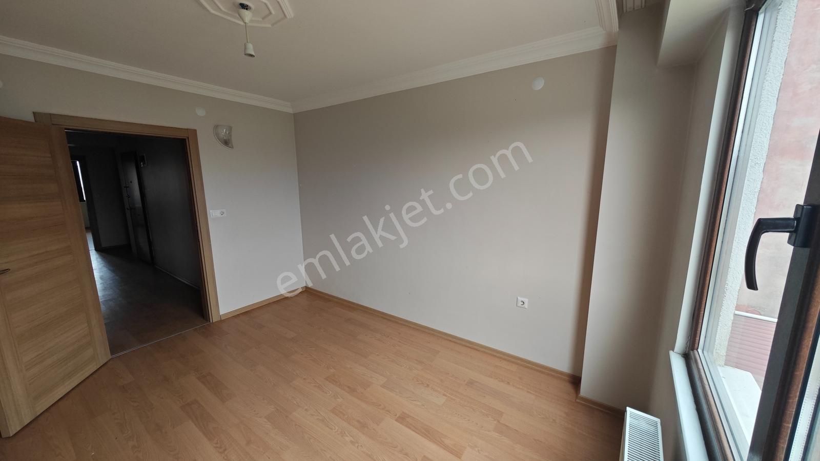 Yeni Cami Akyazı Merkez'de Kiralık Ara Kat 2 + 1 Net 84 M2 - Görsel 10