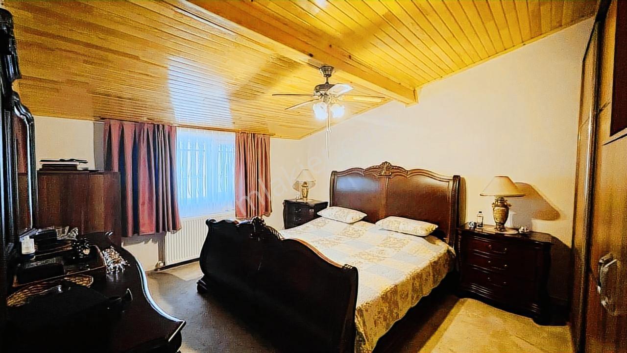 Büyükçekmece De 4+2 Satılık Villa Denize Sıfır Asansörlü - Görsel 25