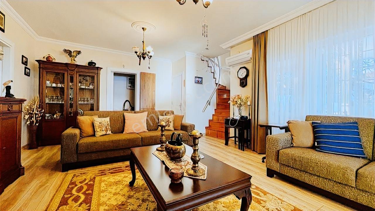 Büyükçekmece De 4+2 Satılık Villa Denize Sıfır Asansörlü - Görsel 22