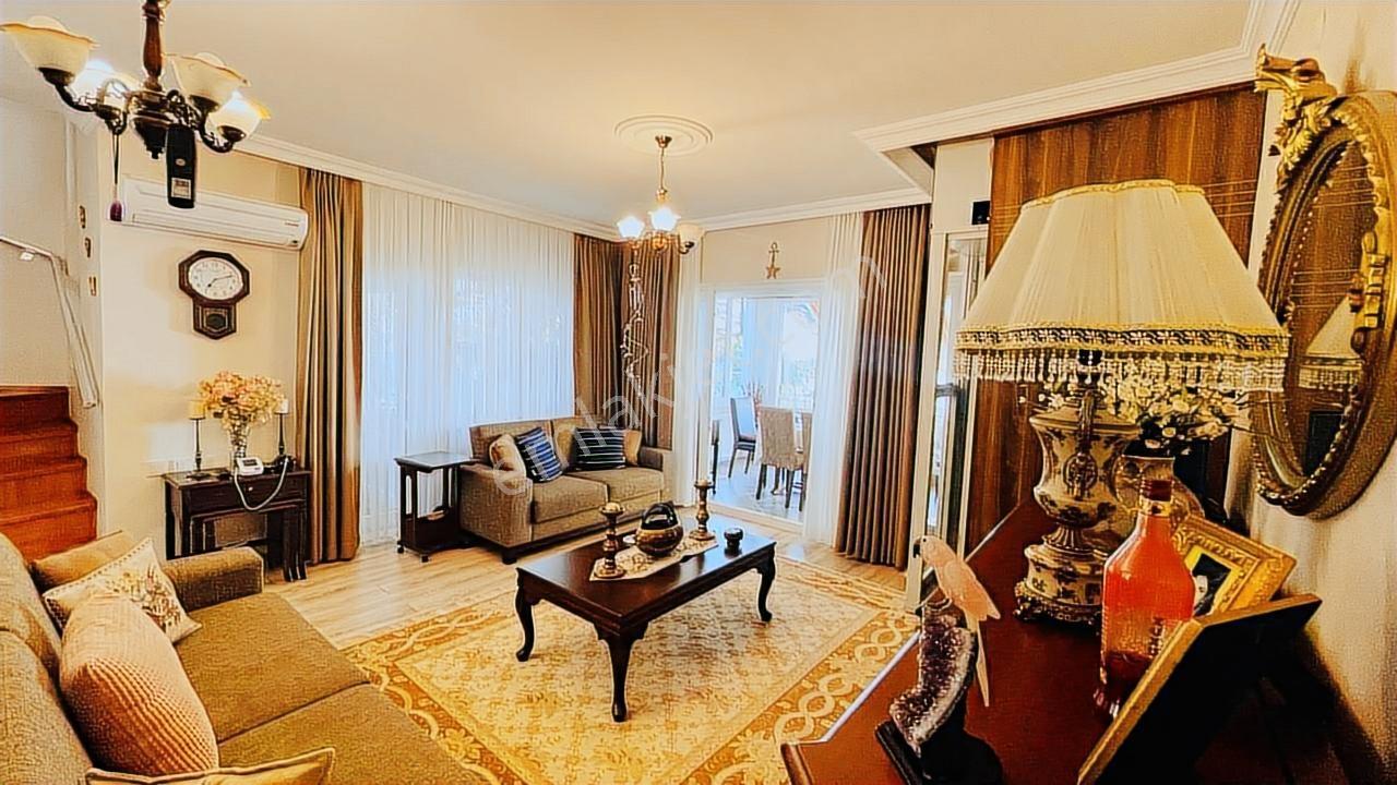 Büyükçekmece De 4+2 Satılık Villa Denize Sıfır Asansörlü - Görsel 13