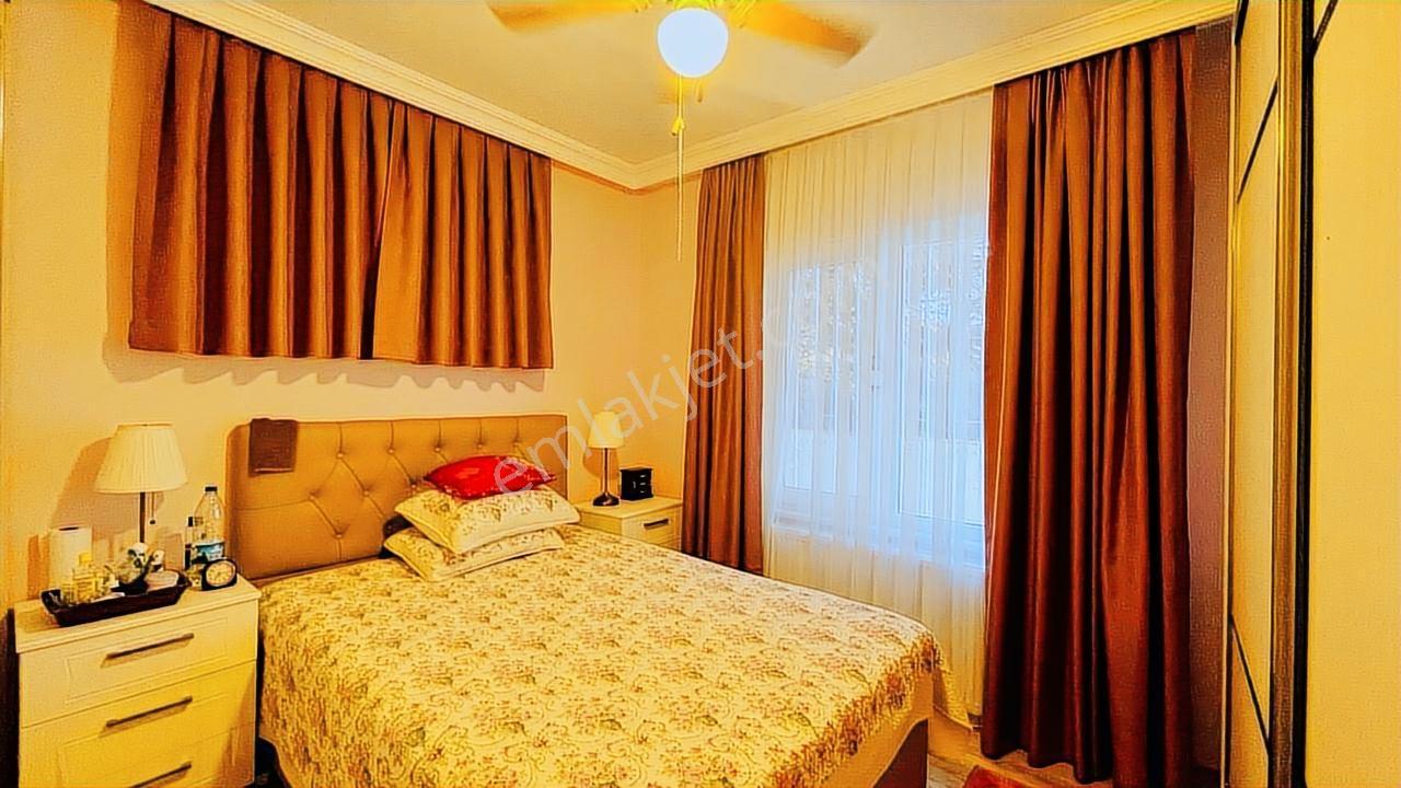 Büyükçekmece De 4+2 Satılık Villa Denize Sıfır Asansörlü - Görsel 32