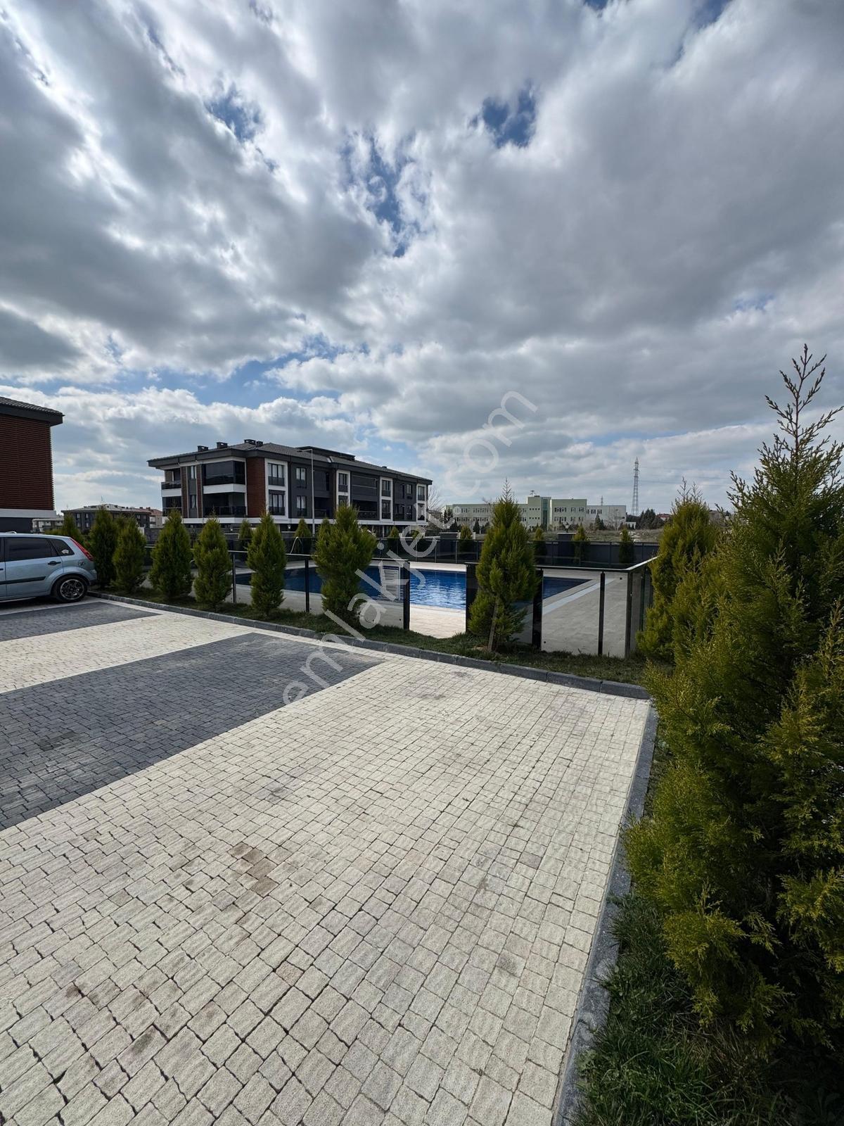 Tuğra'dan Kervancı Koru 4 Te Satılık 1+1 Havuzlu Site İçi Daire - Görsel 14