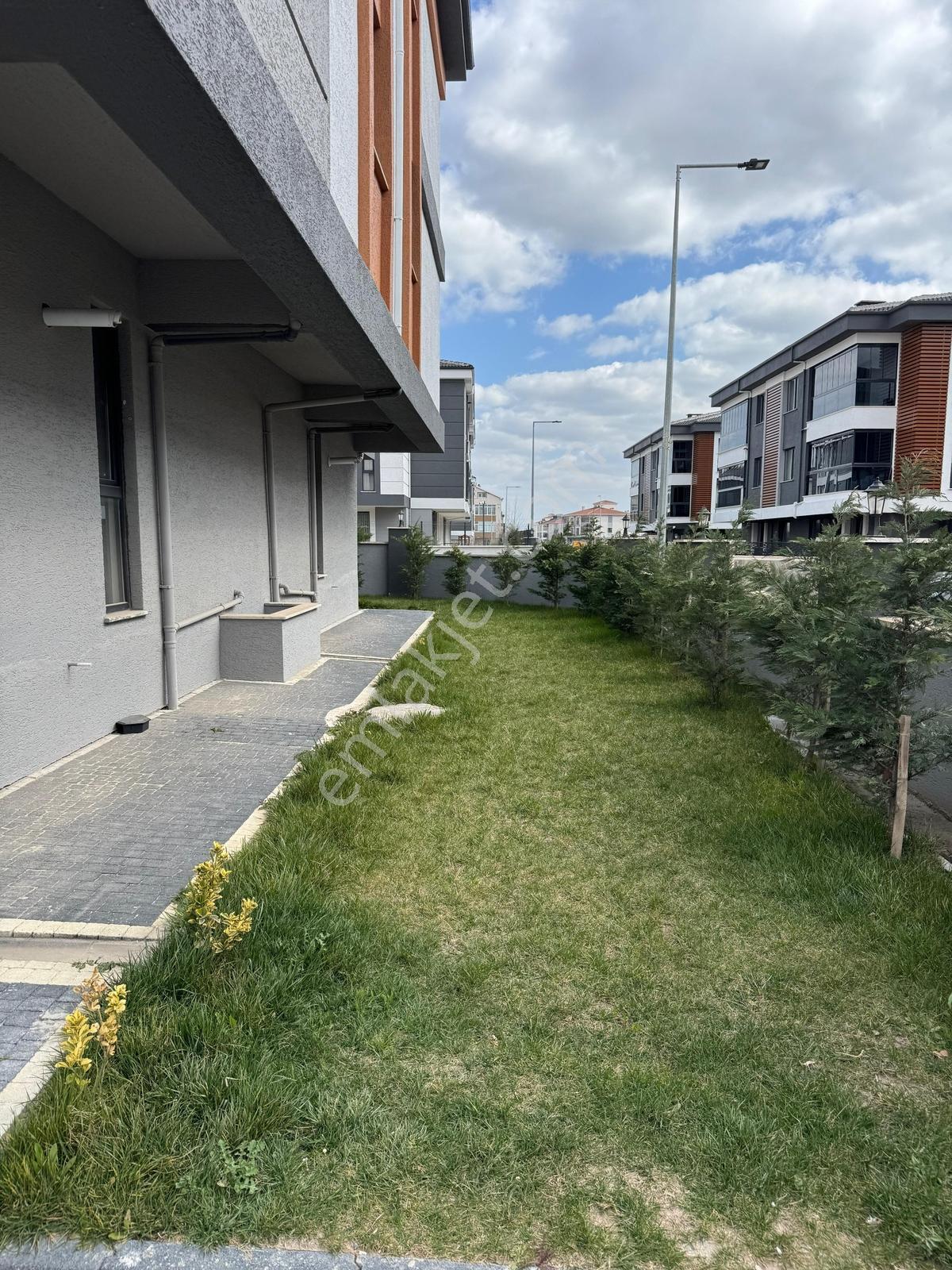 Tuğra'dan Kervancı Koru 4 Te Satılık 1+1 Havuzlu Site İçi Daire - Görsel 20