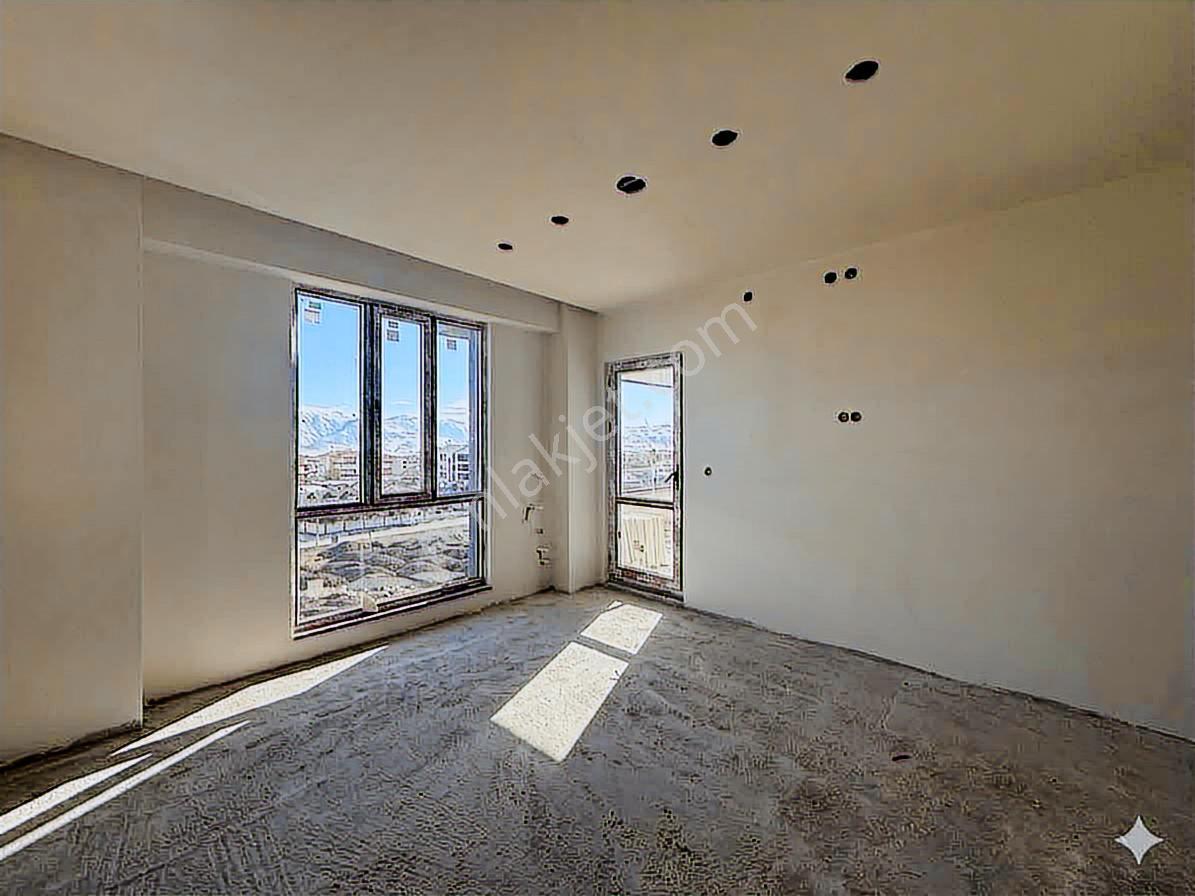 Remax Dem'den Demirkent Mahallesinde Satılık 3+1 Daire - Görsel 23
