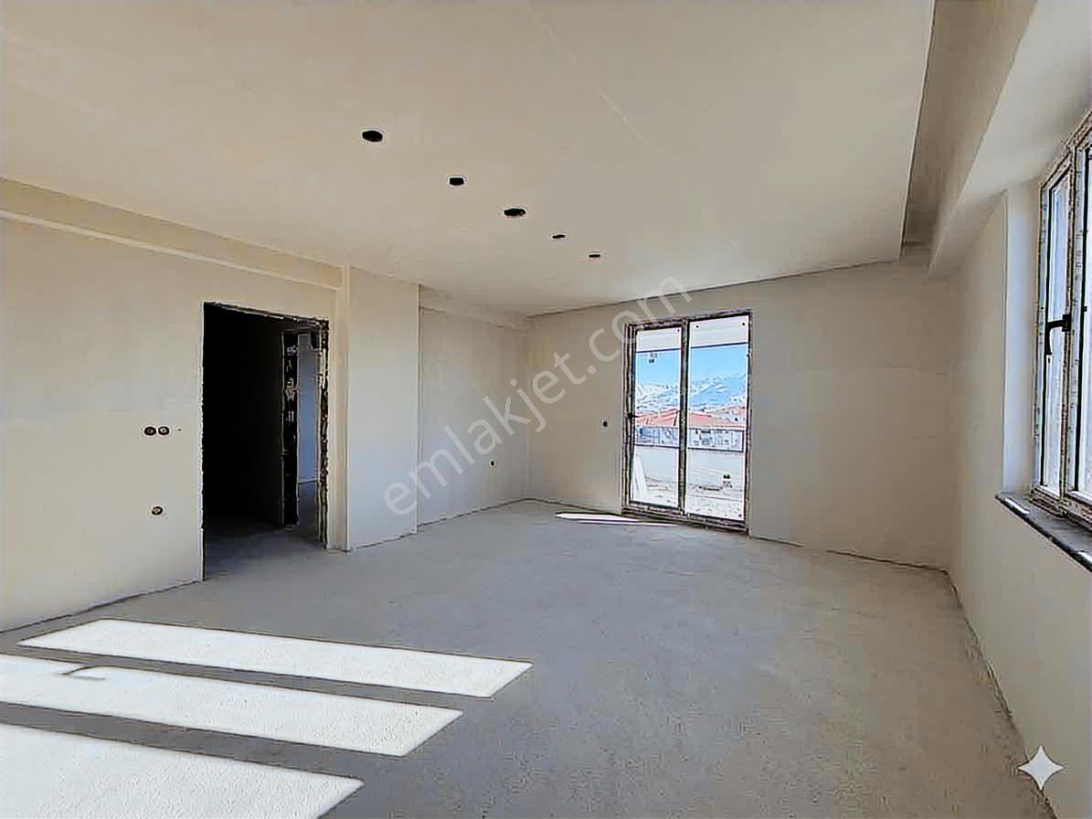 Remax Dem'den Demirkent Mahallesinde Satılık 3+1 Daire - Görsel 31