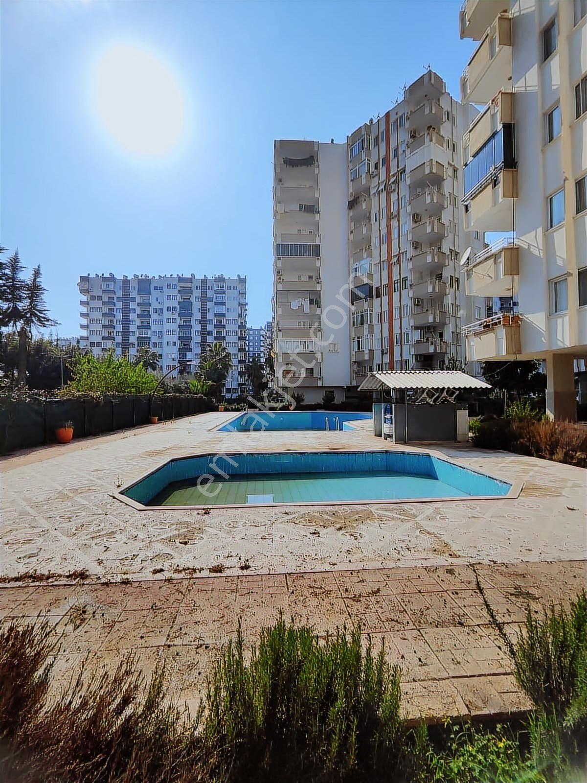 Thor'dan Kiralık Mezitli Davultepe'de 3+1 Havuzlu Geniş Daire - Görsel 24