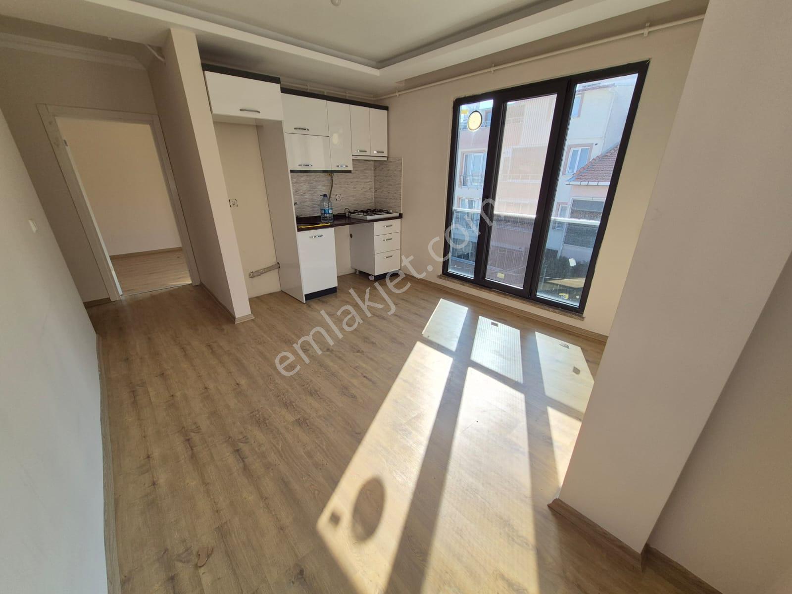 Delux'den Cumhuriyet Mah.'de Yeni Emniyete Yakın 1+1 Kiralık - Görsel 4