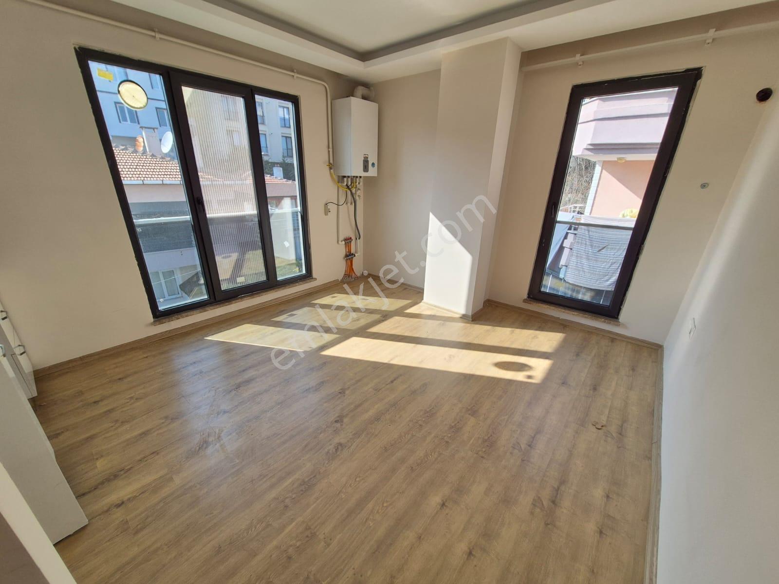 Delux'den Cumhuriyet Mah.'de Yeni Emniyete Yakın 1+1 Kiralık - Görsel 5