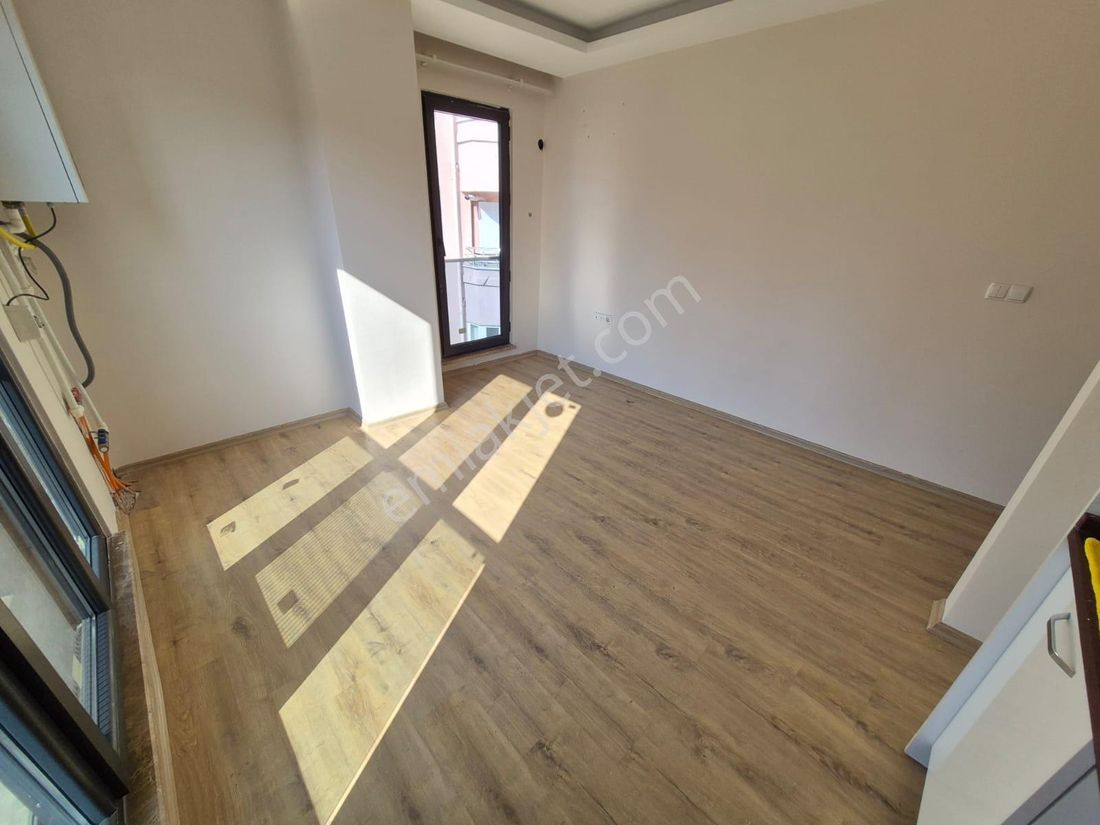 Delux'den Cumhuriyet Mah.'de Yeni Emniyete Yakın 1+1 Kiralık - Görsel 3