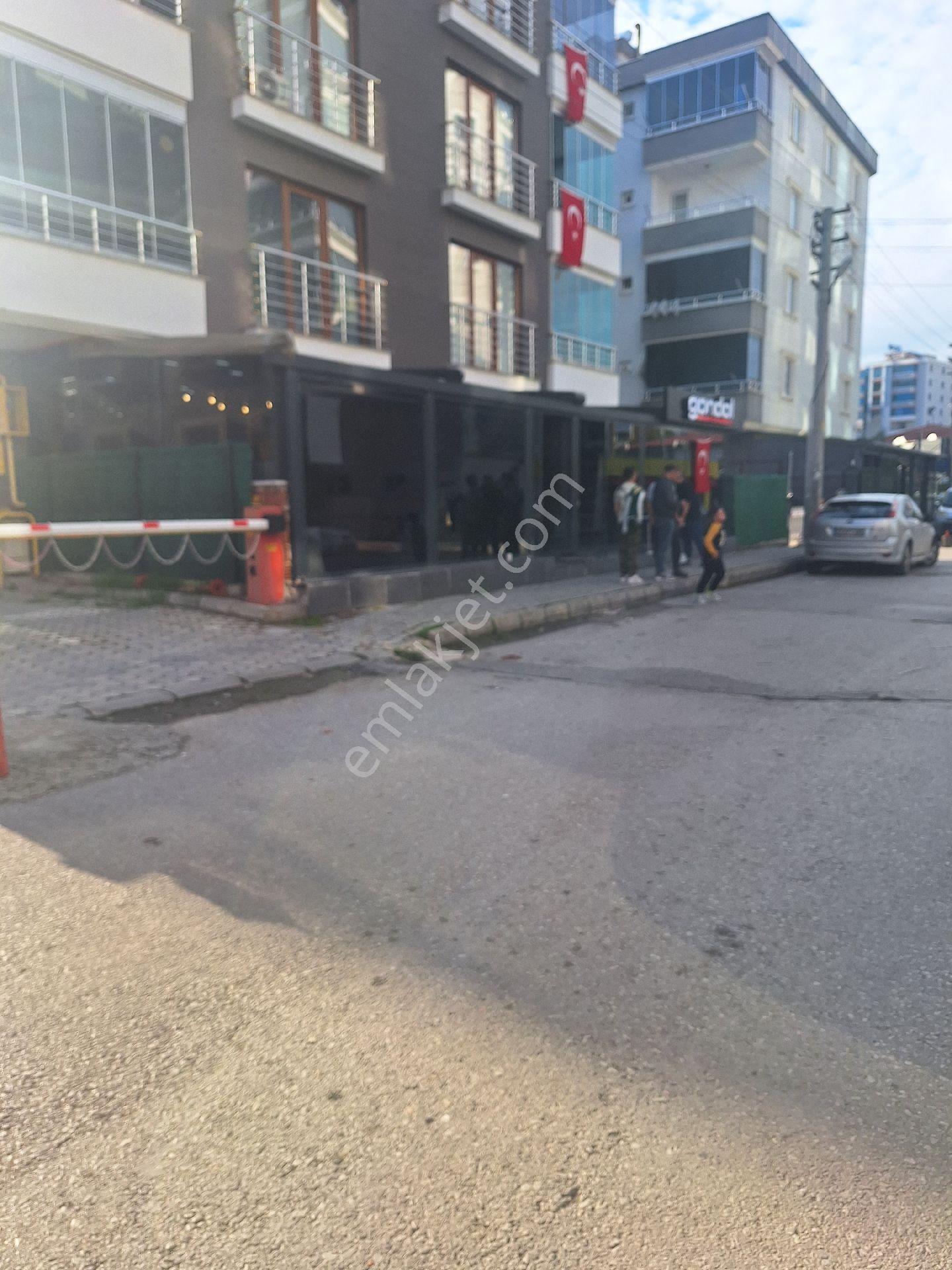 Atakent Mahallesinde Tamamına Kredı Imkanı Olan Satılık Yuksek Kıra Getirili - Görsel 17
