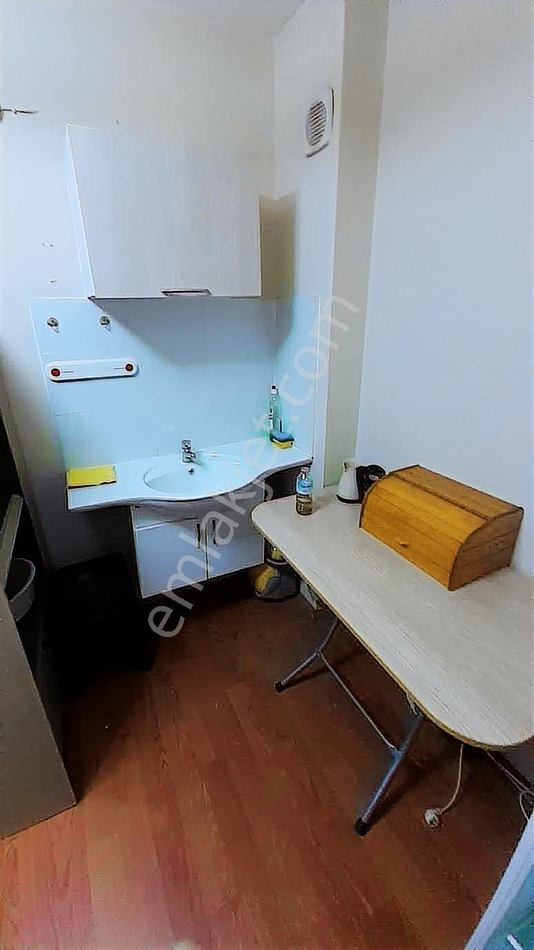 Karşıyaka Çarşı'da Eşyalı Kiralık Ofis - Görsel 27