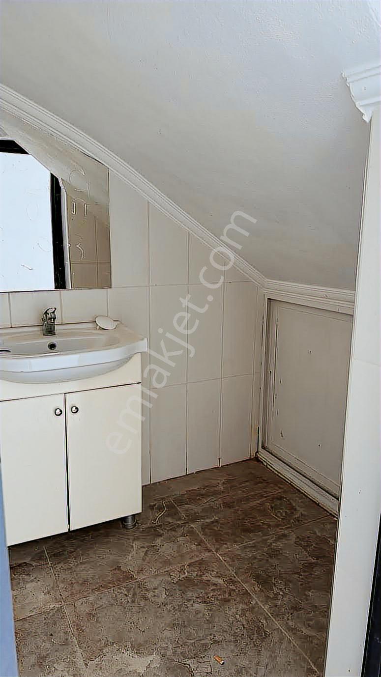 Bayraklı'da Merkezi Konumda Kiralık Dükkan - Görsel 13