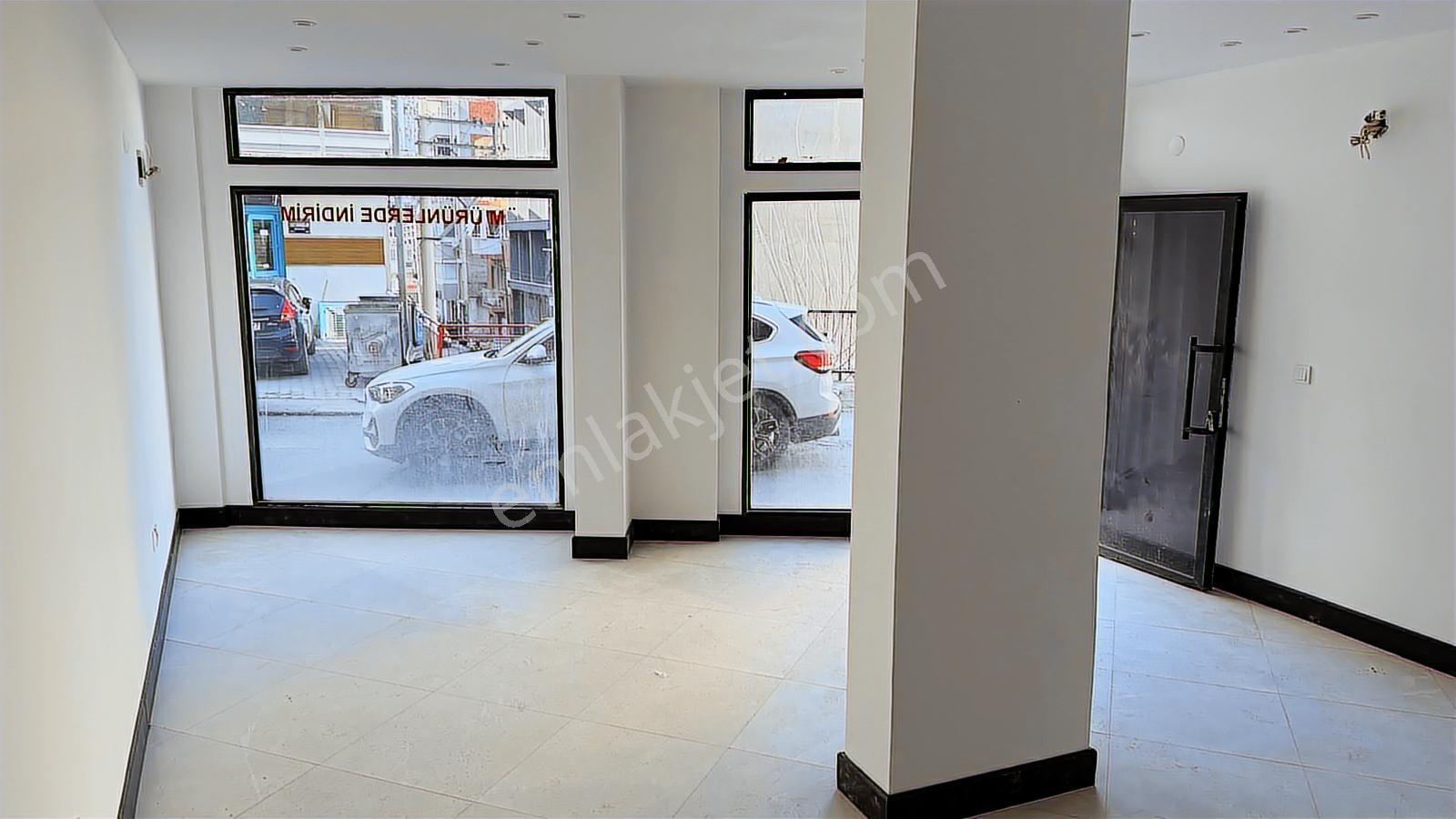 Bayraklı'da Merkezi Konumda Kiralık Dükkan - Görsel 2