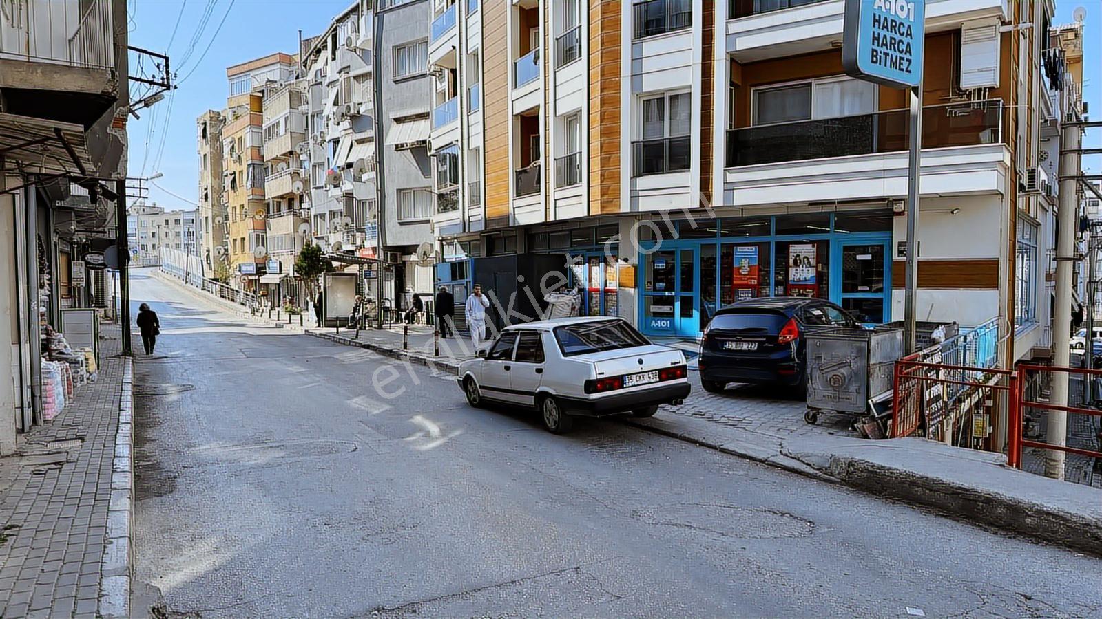 Bayraklı'da Merkezi Konumda Kiralık Dükkan - Görsel 10