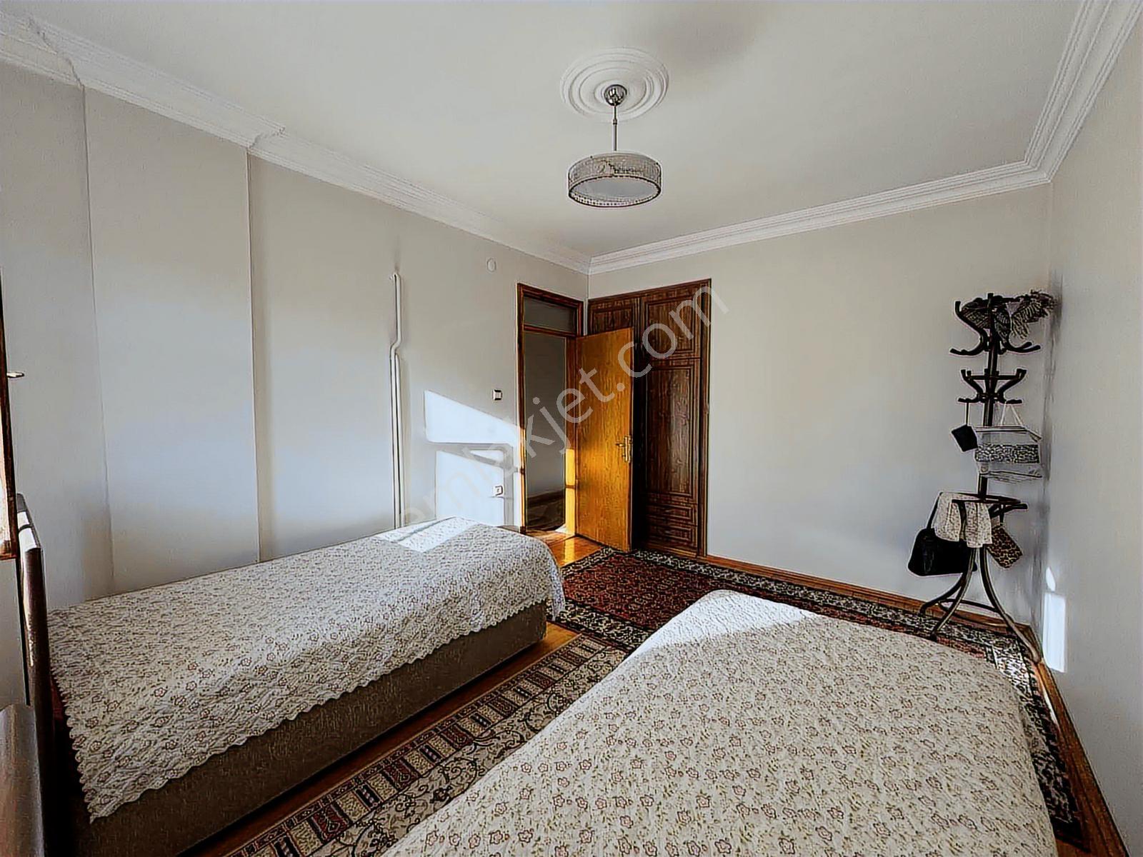 Meram Melikşahta 200m² Bakımlı Geniş Ve Ferah 4+1 Aile Dairesi - Görsel 18