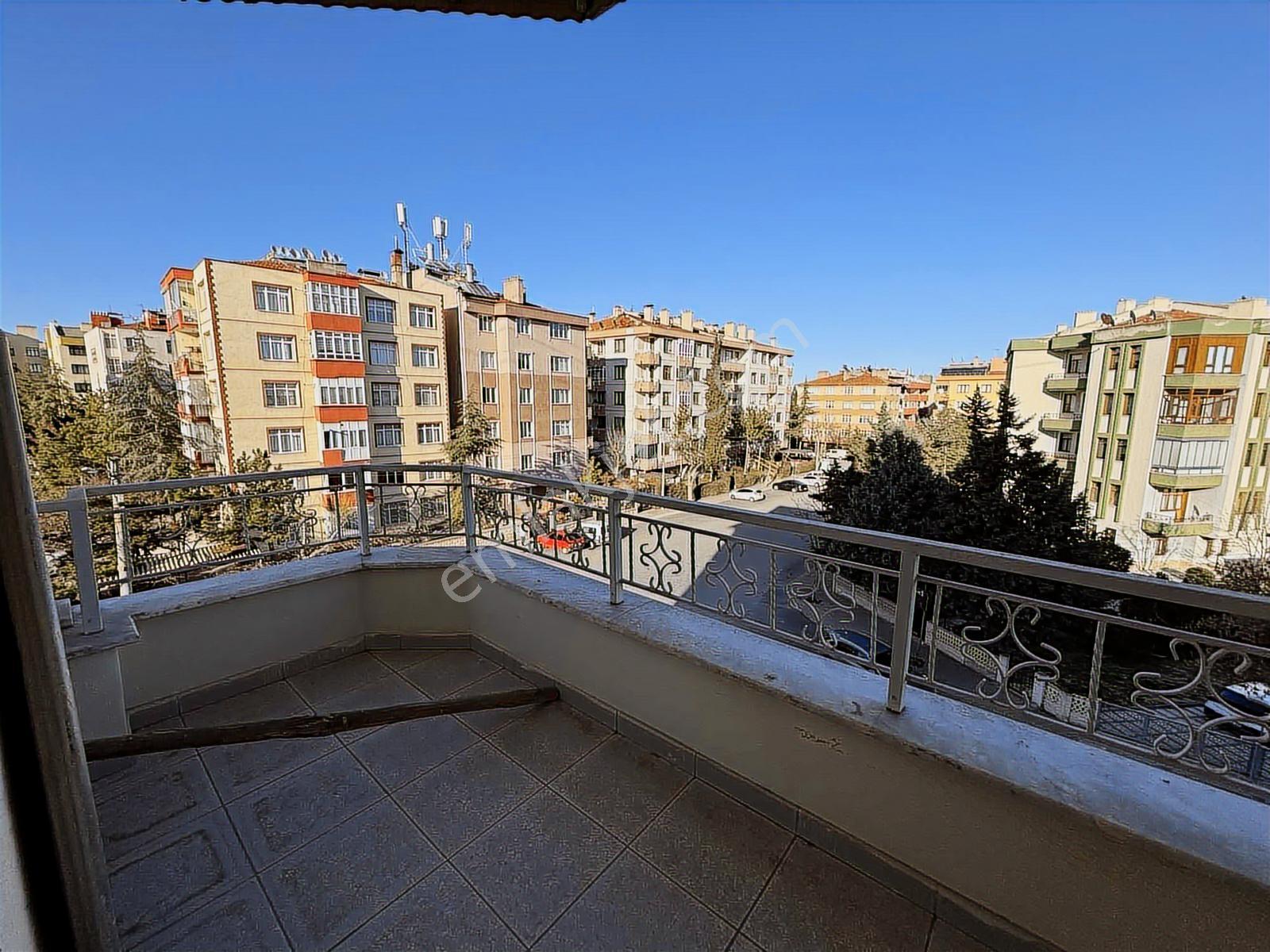 Meram Melikşahta 200m² Bakımlı Geniş Ve Ferah 4+1 Aile Dairesi - Görsel 14