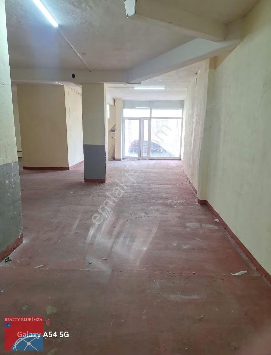 Ümraniye Armağanevler Mahallesinde Kiralık 150m2 Depo