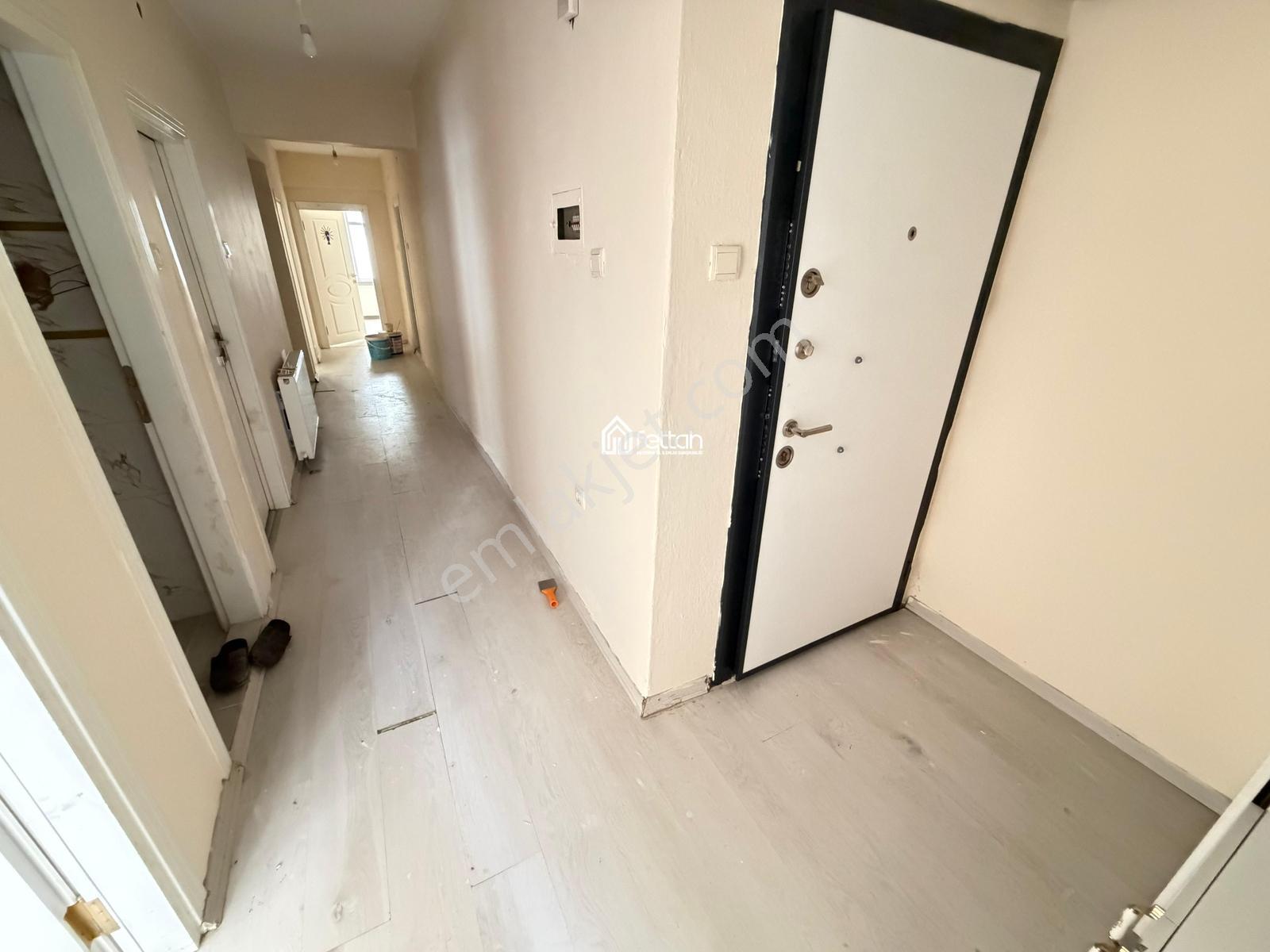 Ali Fuat Darendenin Hemen Önünde Geniş Kullanımlı Kiralık Daire - Görsel 8