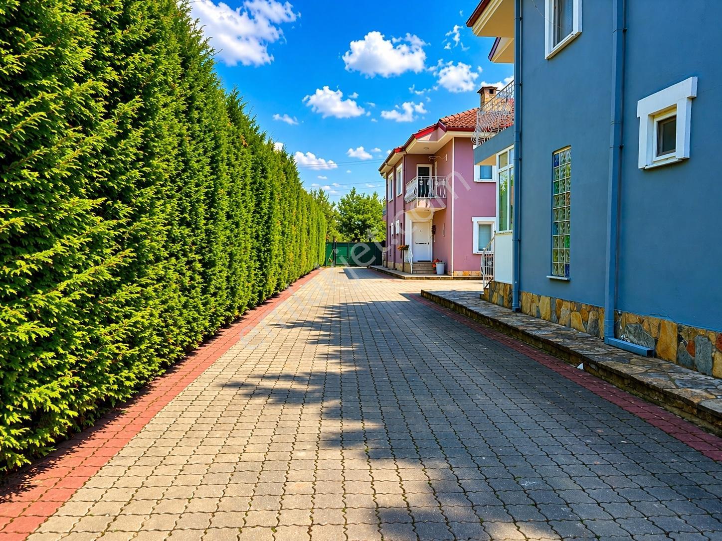 Kartepe'de Doğa İçinde Kapalı Sitede Geniş Bahçeli 5+1 Villa - Görsel 22