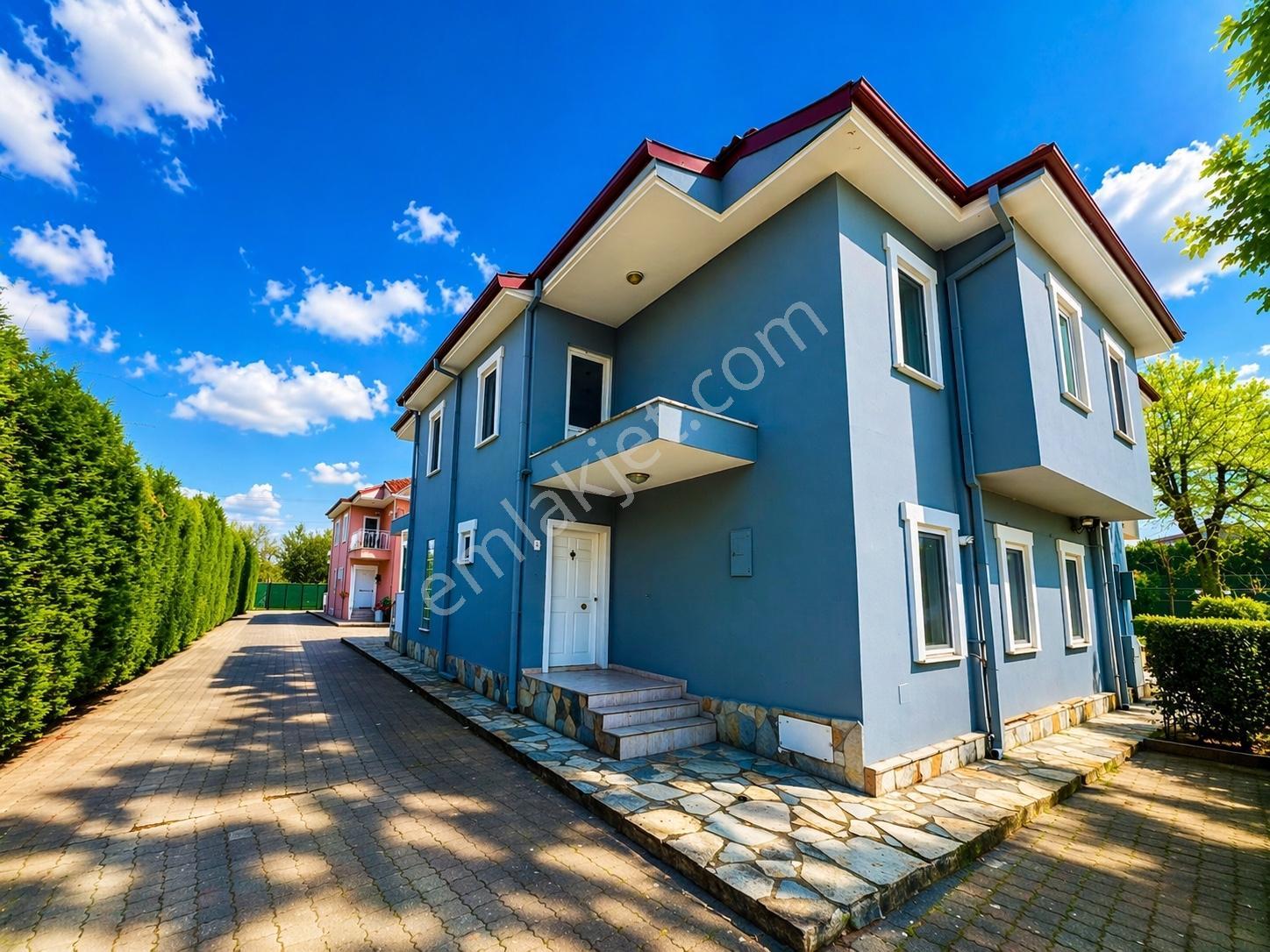 Kartepe'de Doğa İçinde Kapalı Sitede Geniş Bahçeli 5+1 Villa - Görsel 11