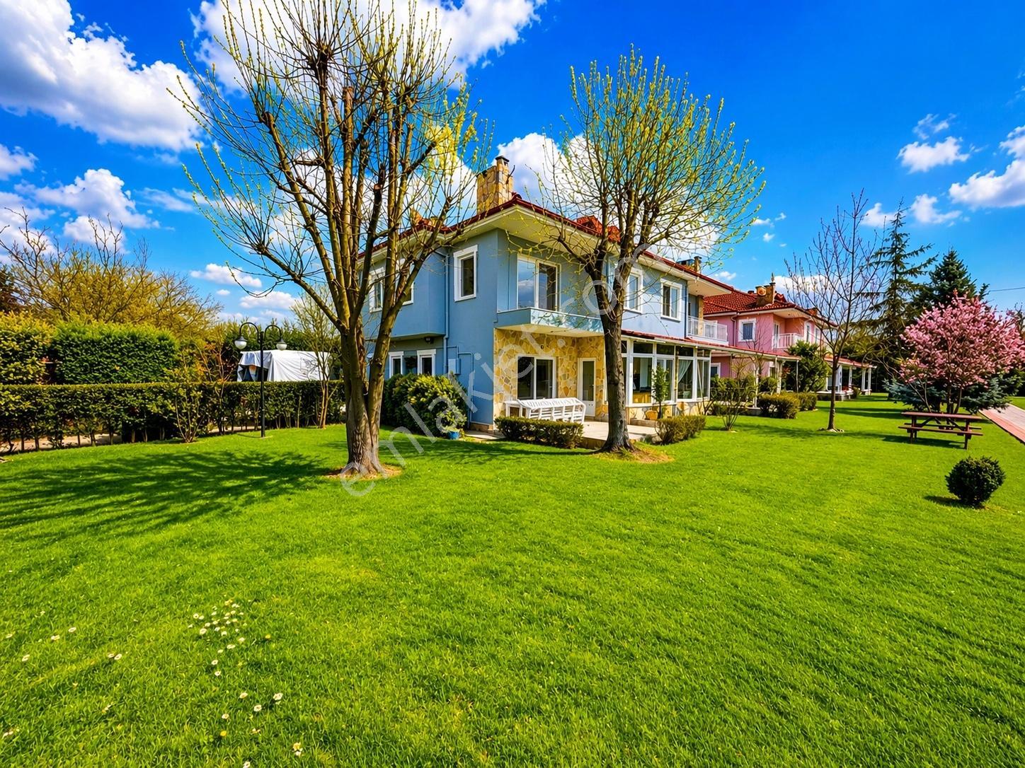 Kartepe'de Doğa İçinde Kapalı Sitede Geniş Bahçeli 5+1 Villa - Görsel 20